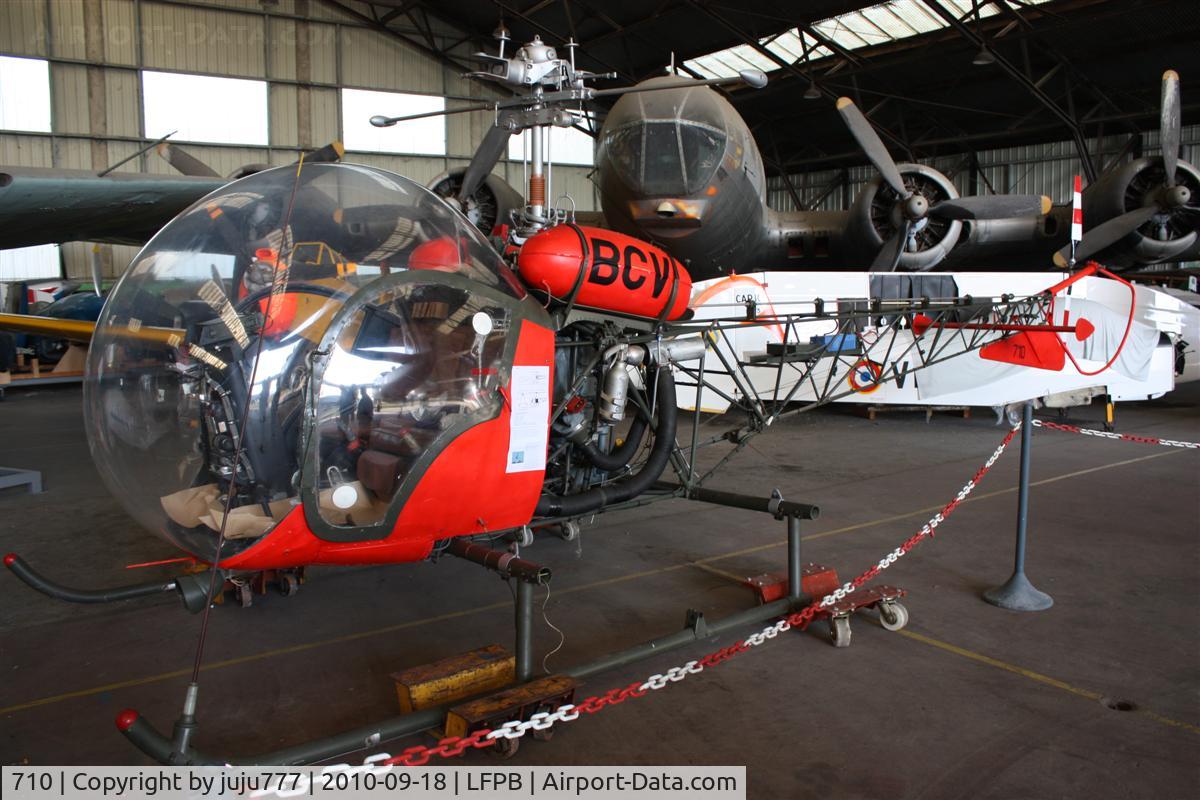 710, Bell 47G C/N 710, on display at Dugny