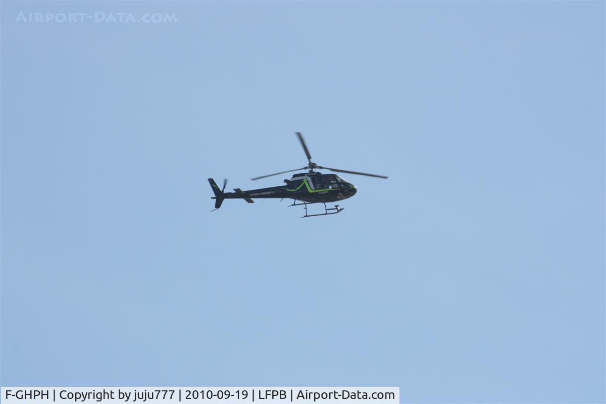 F-GHPH, Eurocopter AS-350B-2 Ecureuil Ecureuil C/N 2365, on transit at Le Bourget whis new peint and labe on tail