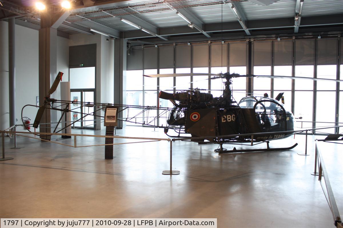 1797, Sud Aviation SE 3180 Alouette II C/N 1797, on display at Le bourget muséum