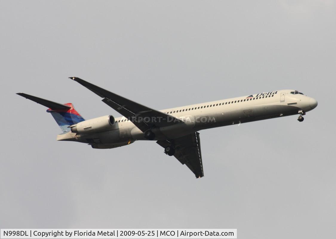 N998DL, 1992 McDonnell Douglas MD-88 C/N 53370, Delta MD-88