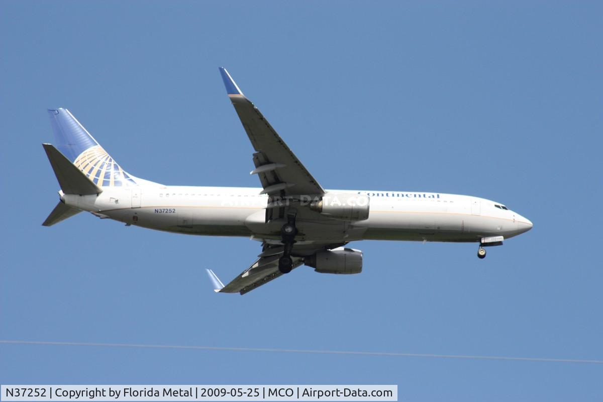 N37252, 2000 Boeing 737-824 C/N 30583, Continental 737-800