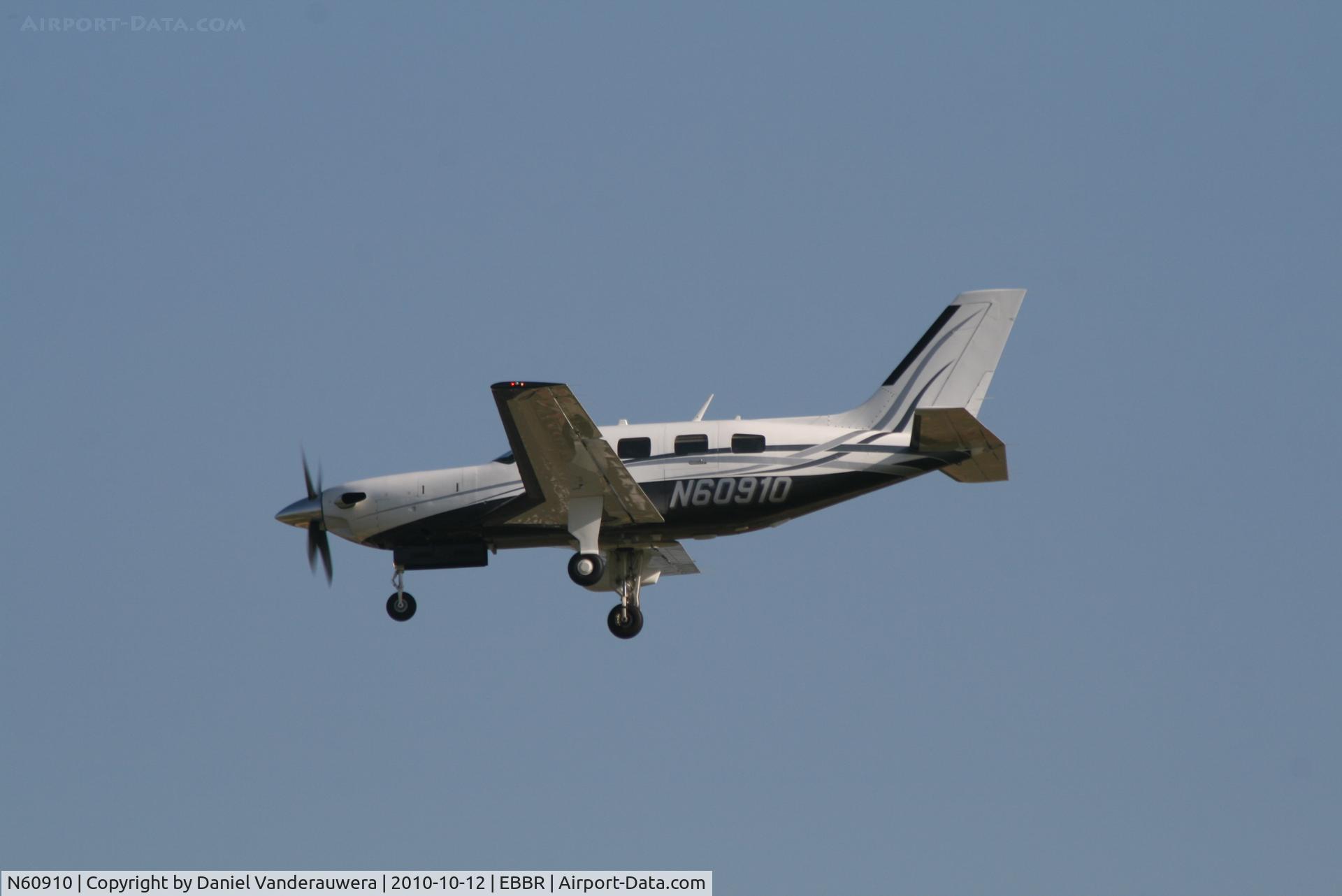 N60910, 2008 Piper PA-46-500TP Malibu Meridian C/N 4697341, Descending to RWY 02