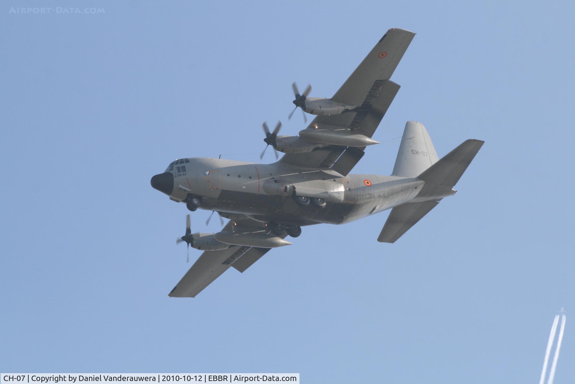 CH-07, 1971 Lockheed C-130H Hercules C/N 382-4476, Descending to RWY 02
