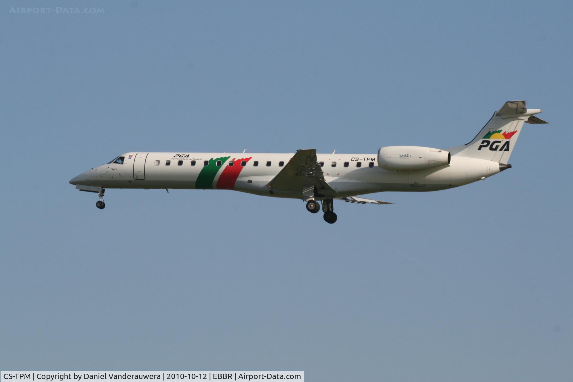 CS-TPM, 1998 Embraer EMB-145EP (ERJ-145EP) C/N 145095, Flight TP602 is descending to RWY 02