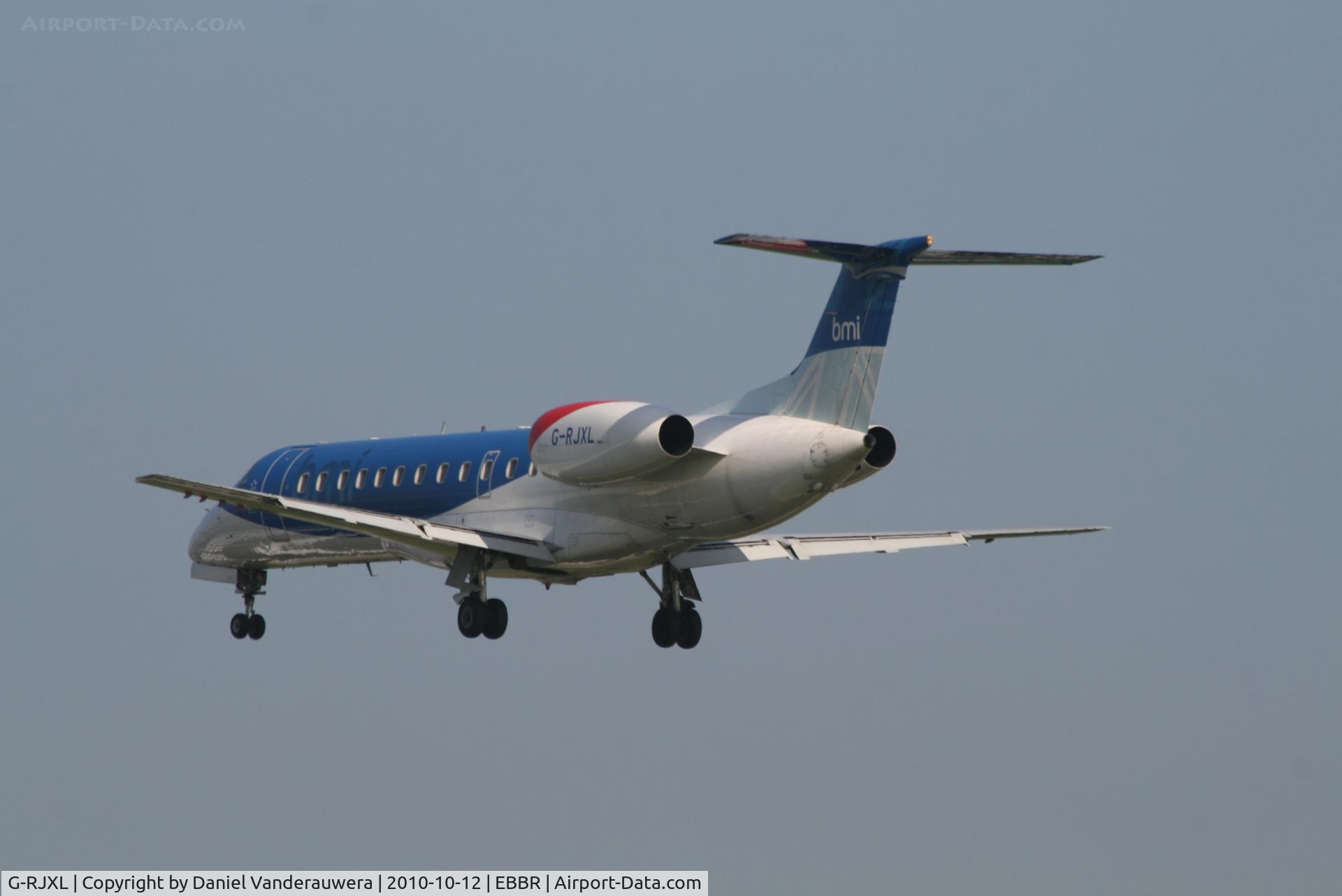 G-RJXL, 2001 Embraer ERJ-135ER (EMB-135ER) C/N 145376, Descending to RWY 02