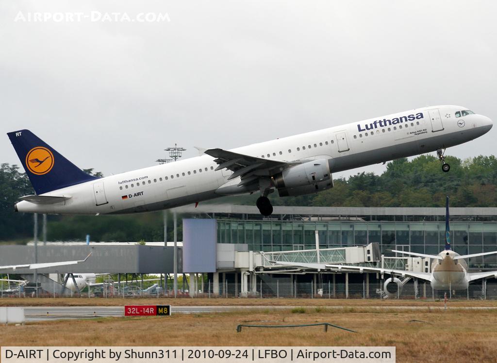 D-AIRT, 1997 Airbus A321-131 C/N 0652, Taking off rwy 32L