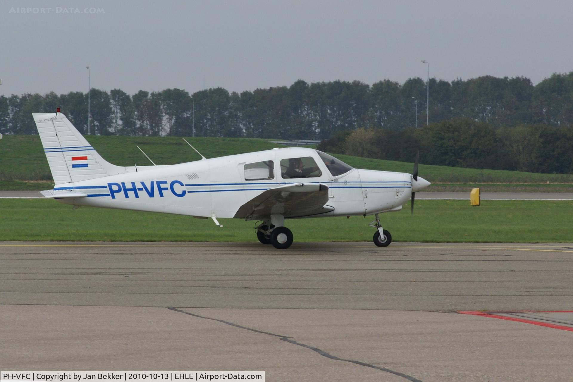 PH-VFC, 1989 Piper PA-28-161 C/N 2841314, Lelystad Airport