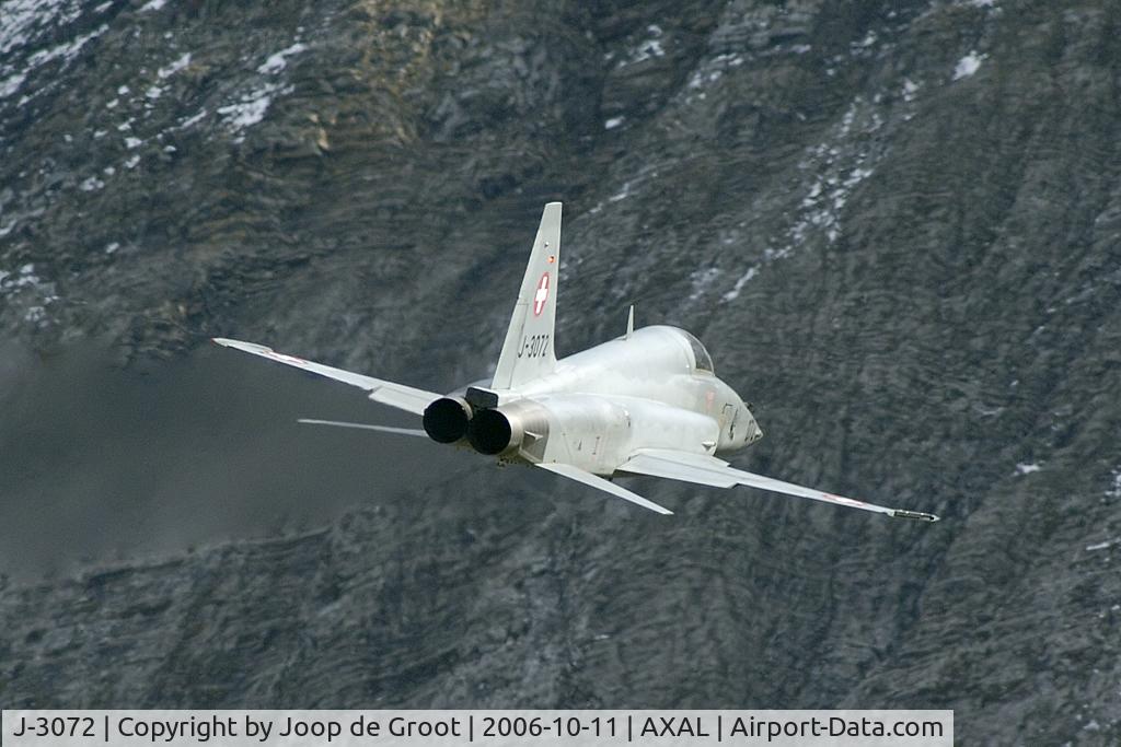 J-3072, Northrop F-5E Tiger II C/N L.1072, Heading for the wall that he managed to avoid.