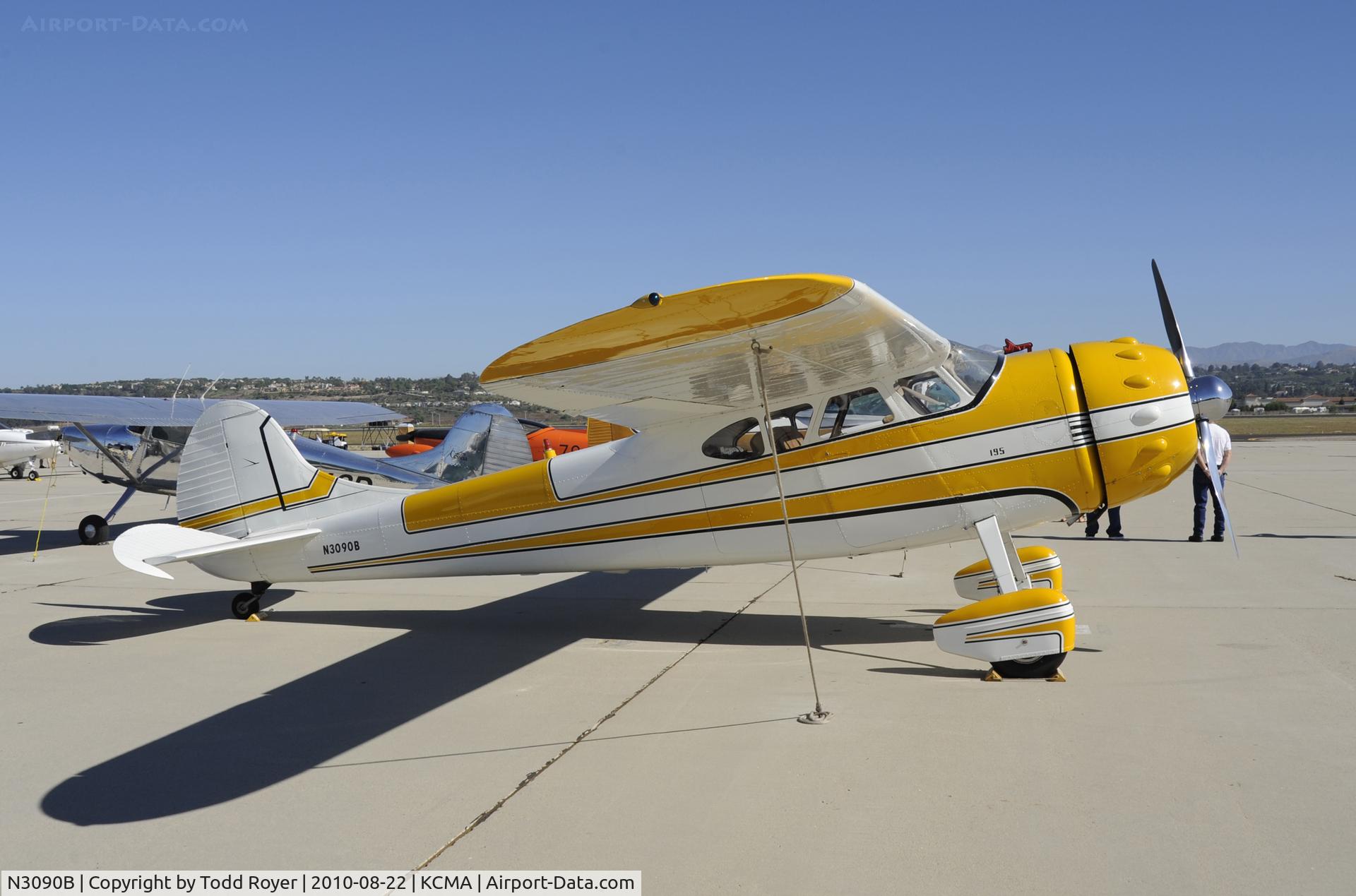N3090B, 1952 Cessna 195B Businessliner C/N 7975, 2010 CAMARILLO AIRSHOW