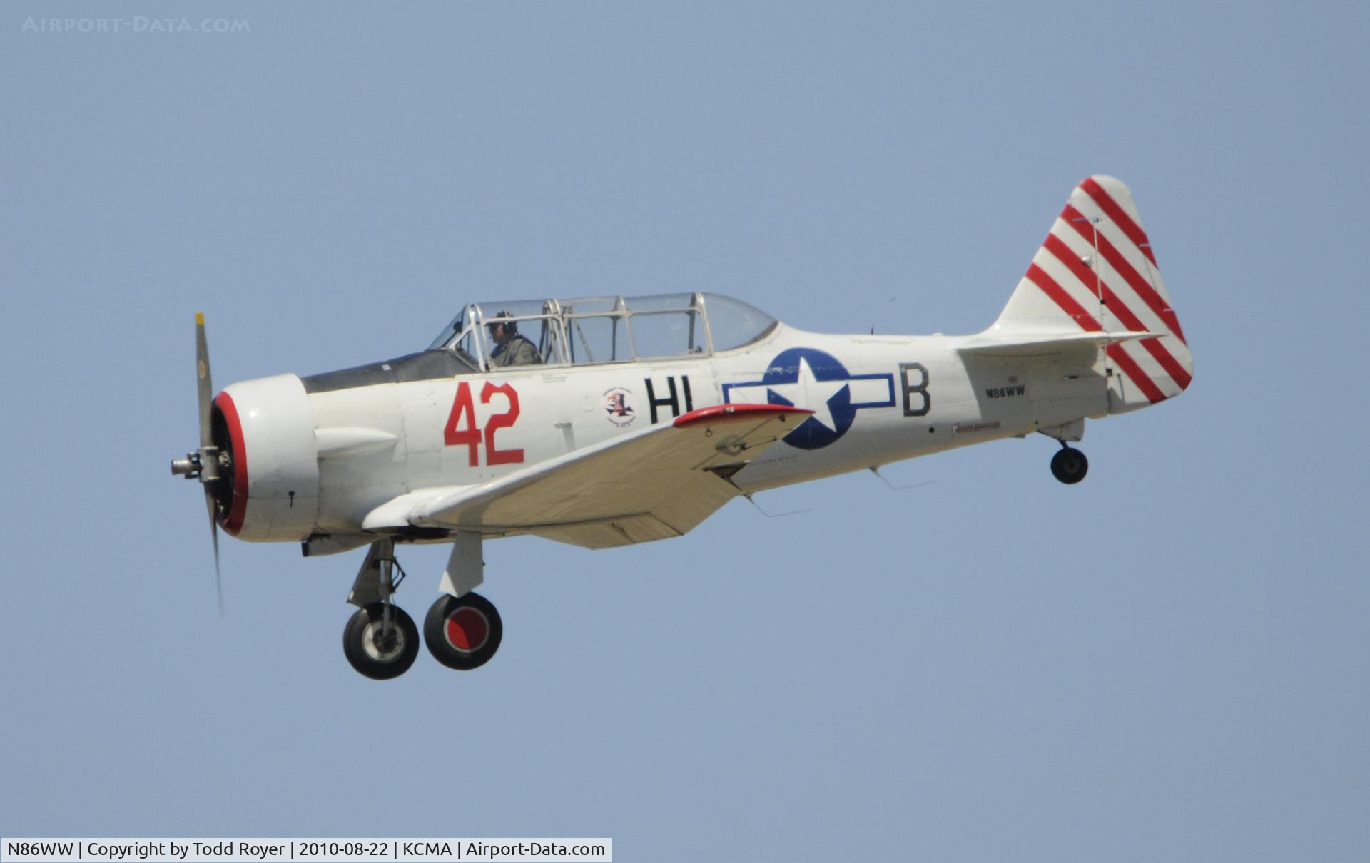 N86WW, 1956 North American SNJ-4 Texan C/N 88-12291, 2010 CAMARILLO AIRSHOW