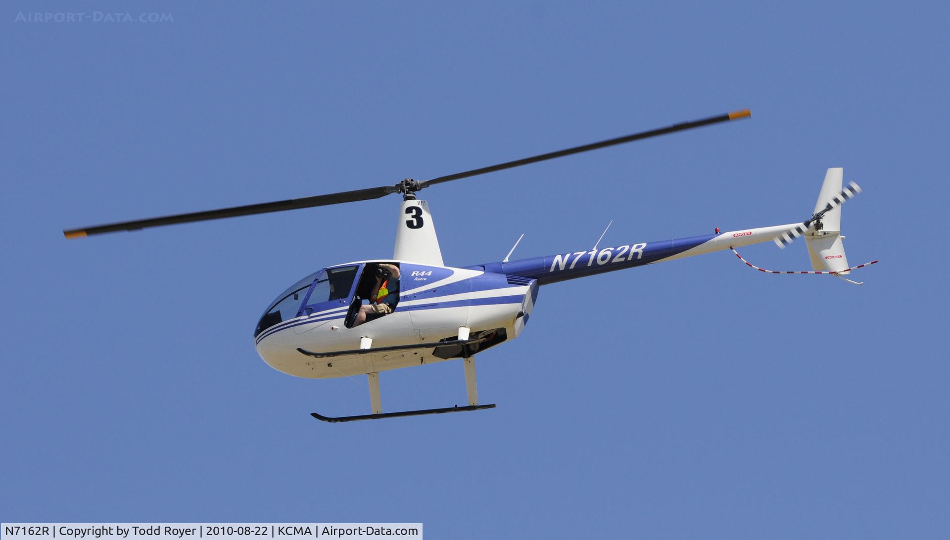 N7162R, 1999 Robinson R44 C/N 0670, 2010 CAMARILLO AIRSHOW