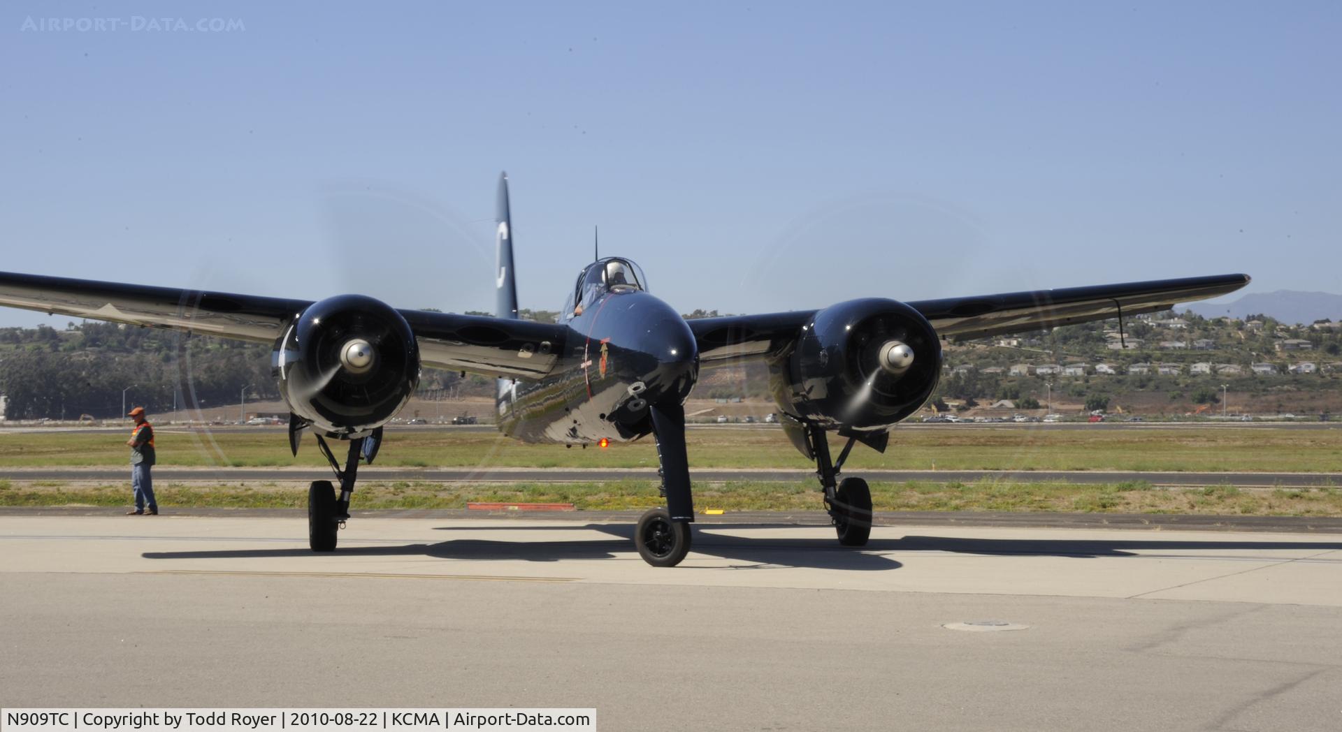 N909TC, 1945 Grumman F7F-3P Tigercat C/N 80425, 2010 CAMARILLO AIRSHOW