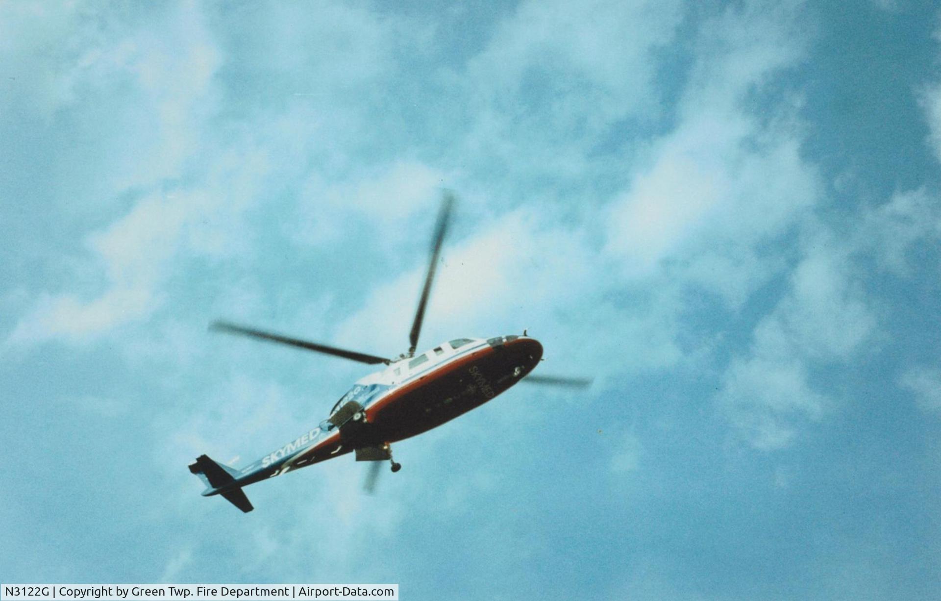 N3122G, 1981 Sikorsky S-76A C/N 760232, Under belly shot taken in 1990 of N3122G, a 1981 Sikorsky then flown by Skymed, based in Columbus, Ohio.