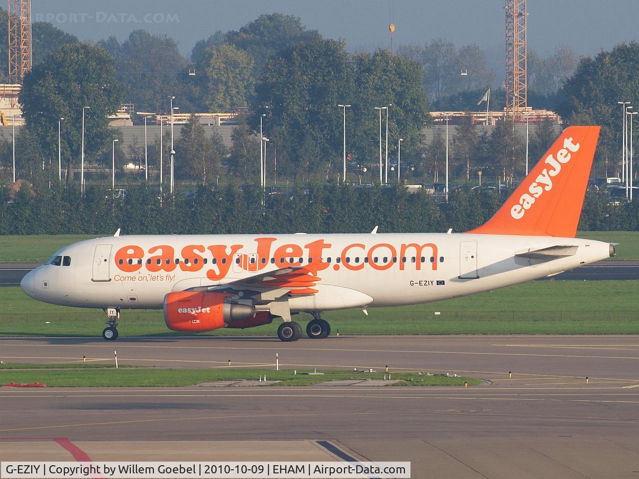 G-EZIY, 2005 Airbus A319-111 C/N 2636, Taxi to the gate