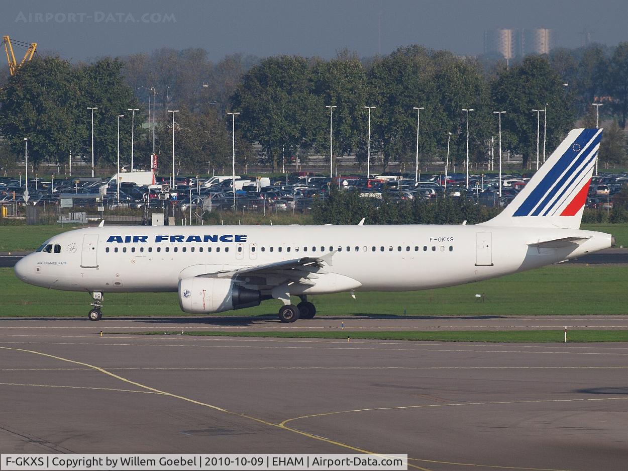 F-GKXS, 2009 Airbus A320-214 C/N 3825, Taxi to the runway 18L for take off.