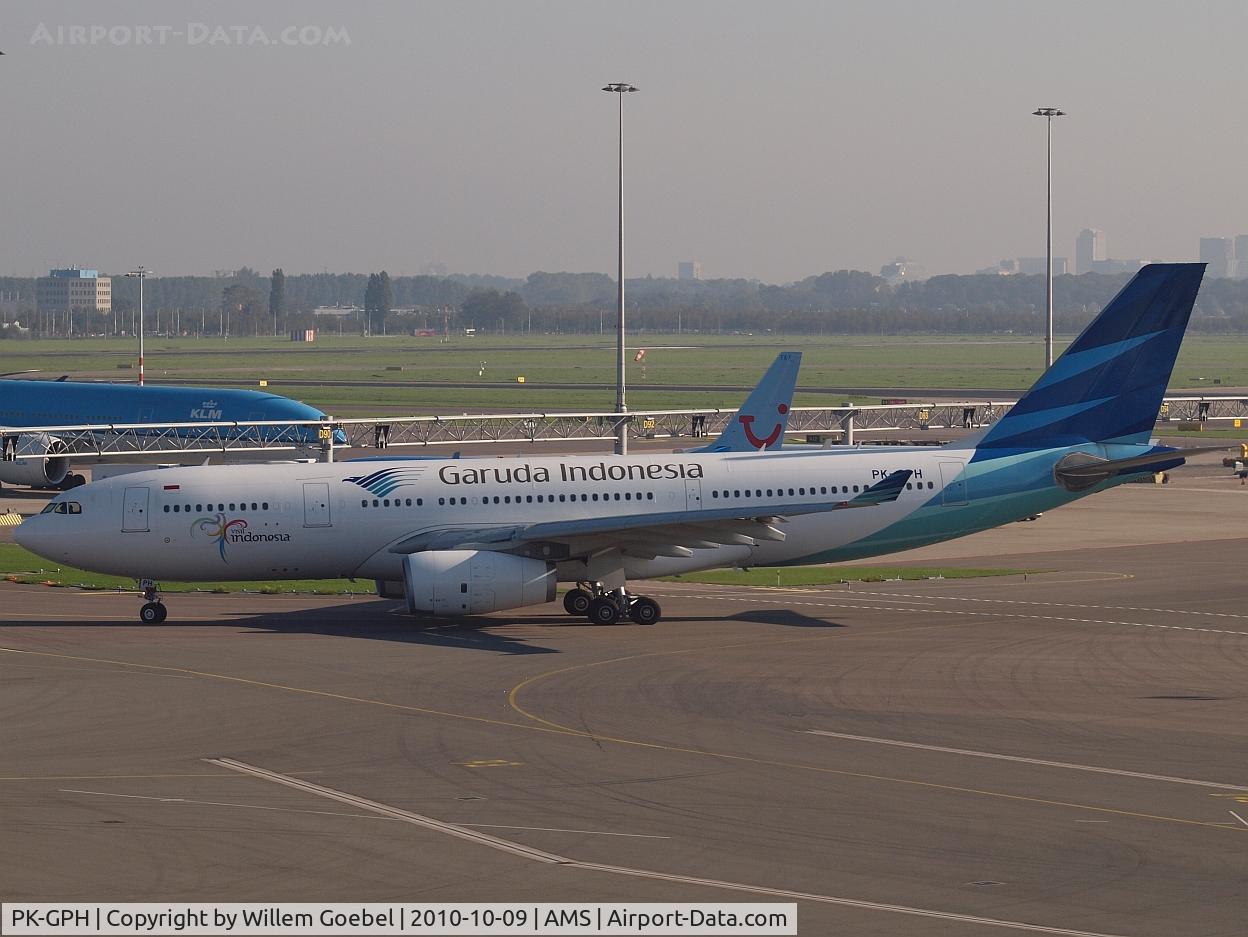 PK-GPH, 2009 Airbus A330-243 C/N 1020, Taxi to the runway 18L for take off.