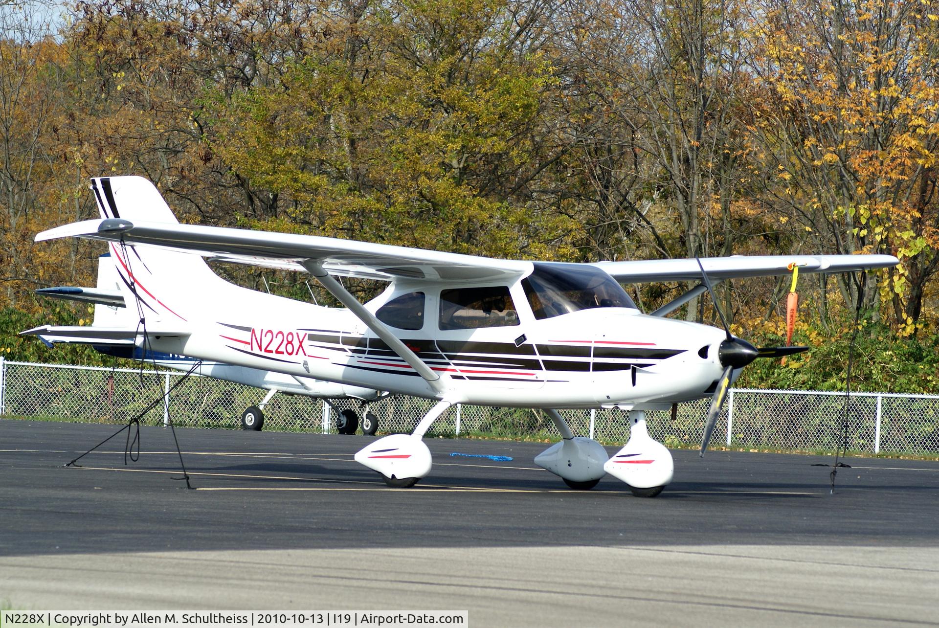 N228X, TL Ultralight TL-3000 Sirius C/N TLUSA180, SIRIUS