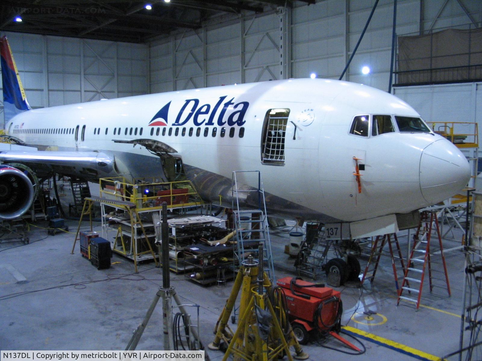 N137DL, 1991 Boeing 767-332 C/N 25306, Heavy maintenance