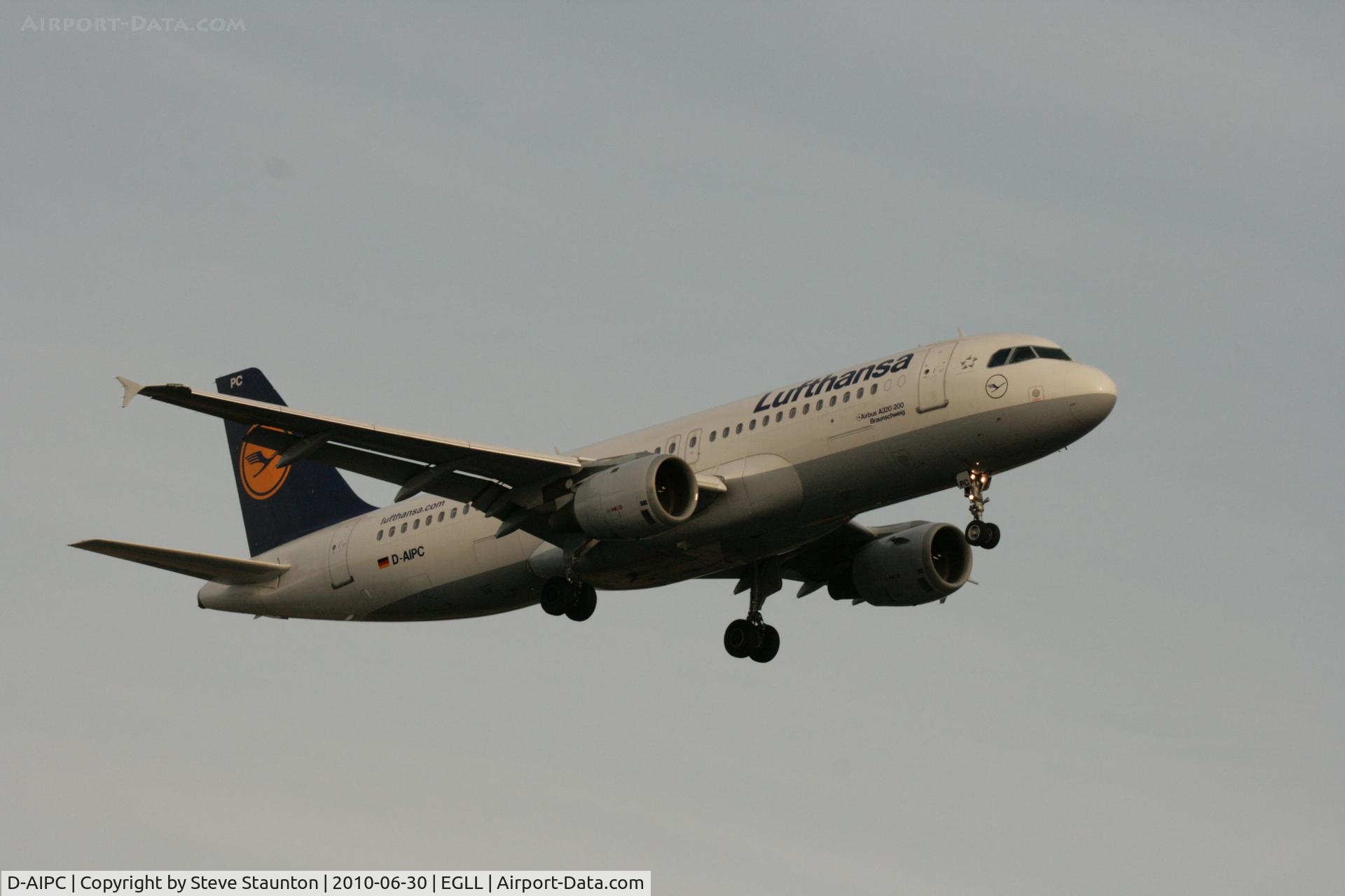 D-AIPC, 1989 Airbus A320-211 C/N 0071, Taken at Heathrow Airport, June 2010