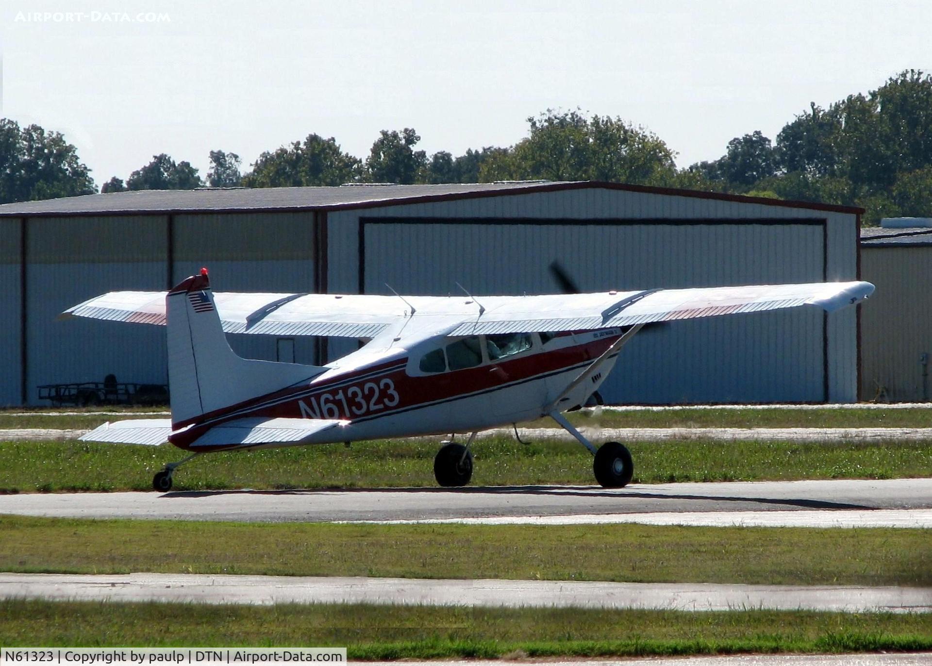 N61323, 1980 Cessna A185F Skywagon 185 C/N 18504147, Taxiing to the active at Downtown Shreveport.