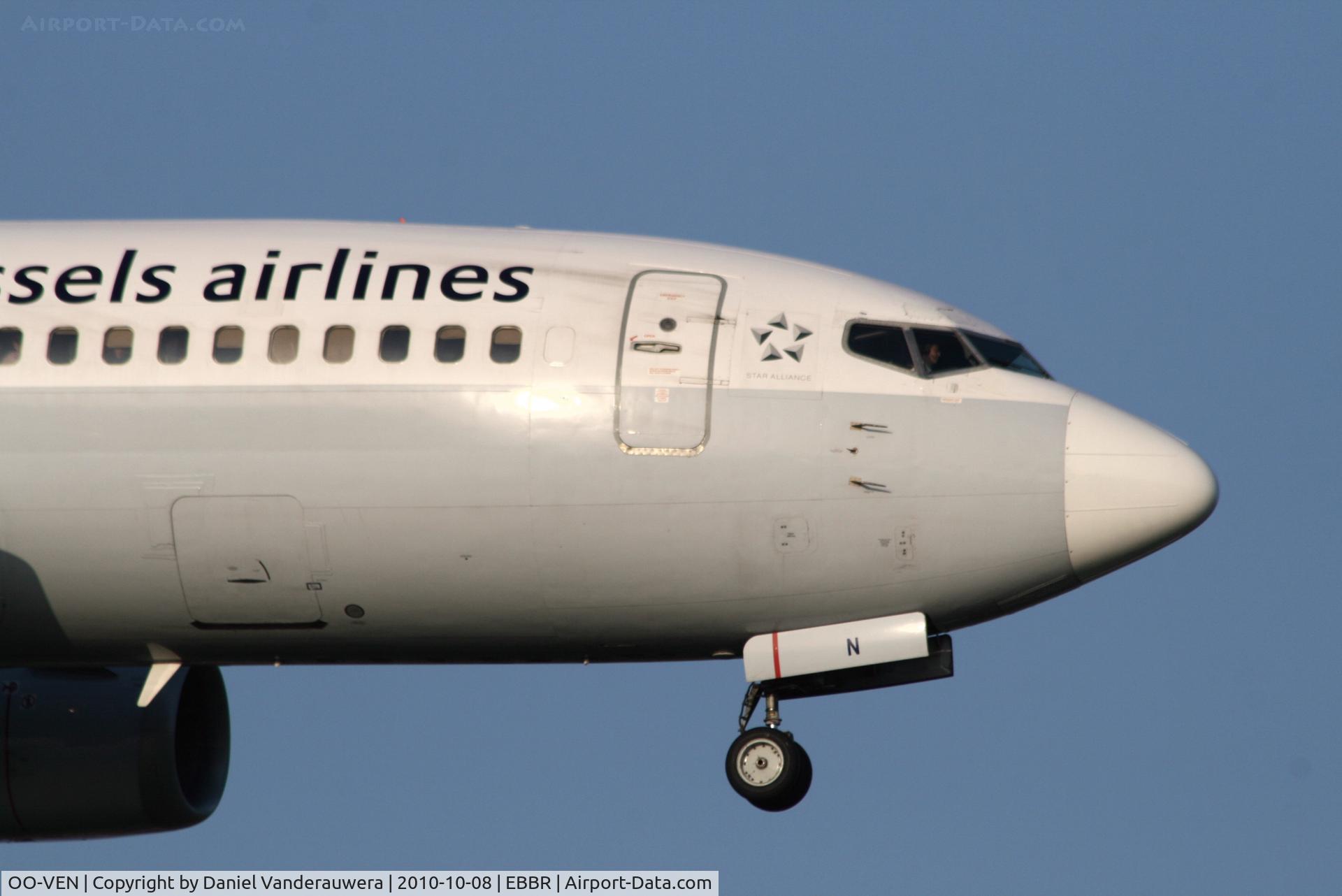 OO-VEN, 1998 Boeing 737-36N C/N 28586, Descending to RWY 02