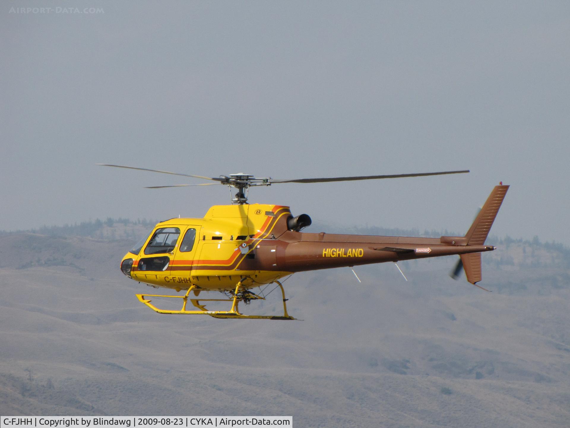 C-FJHH, 2000 Aérospatiale AS-350B-2 Ecureuil C/N 3279, ...AS-350 departing.