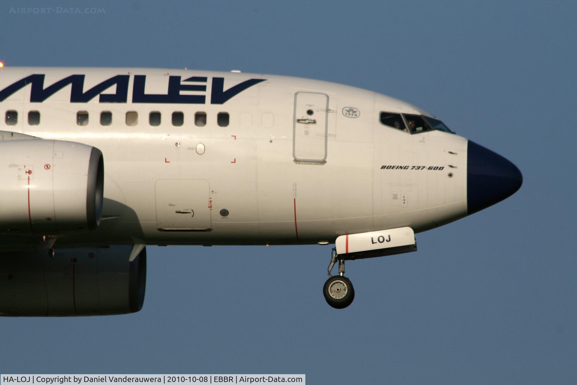 HA-LOJ, 2004 Boeing 737-6Q8 C/N 29349, Flight MA600 is descending to RWY 02