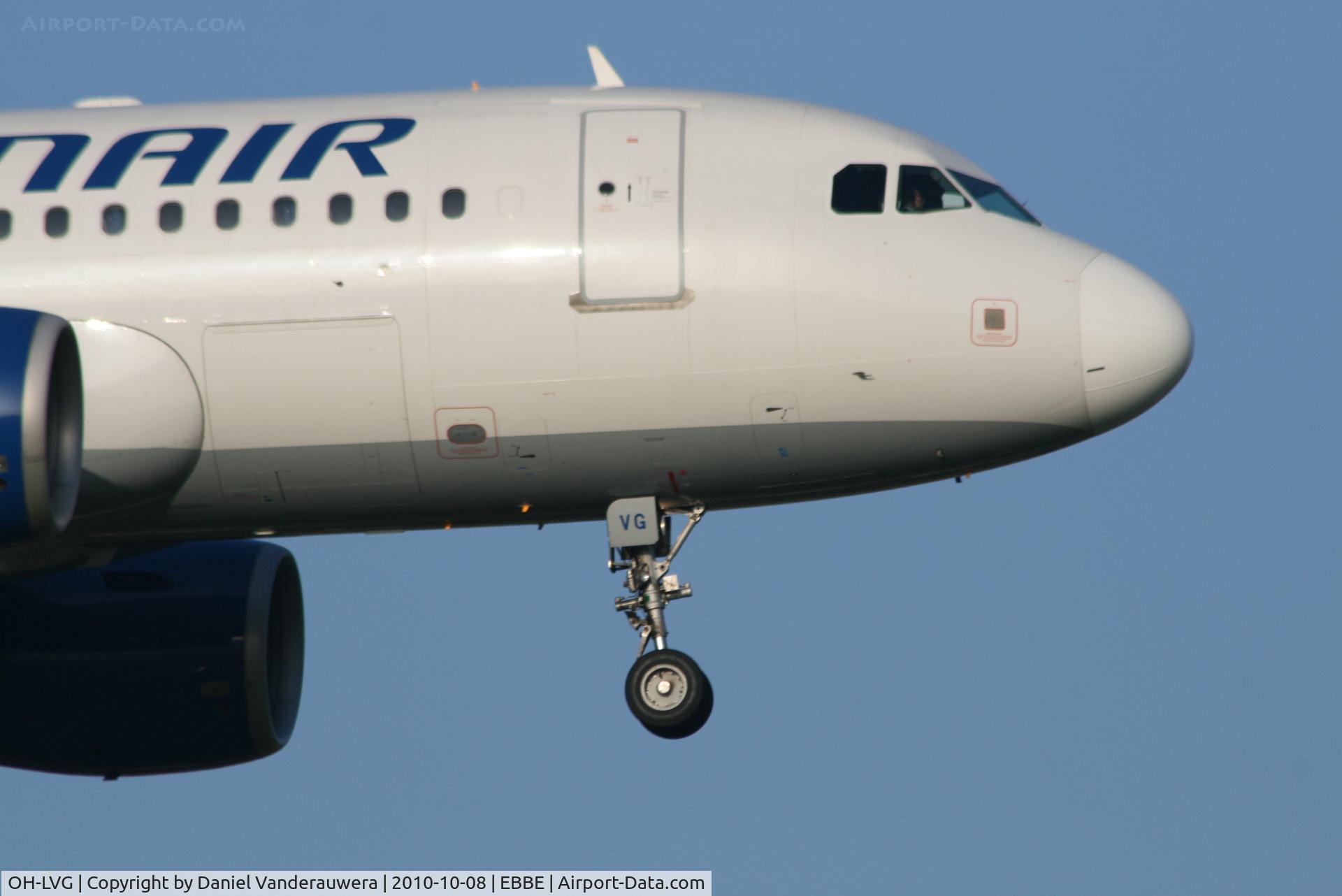 OH-LVG, 2003 Airbus A319-112 C/N 1916, Flight AY811 is descending to RWY 02