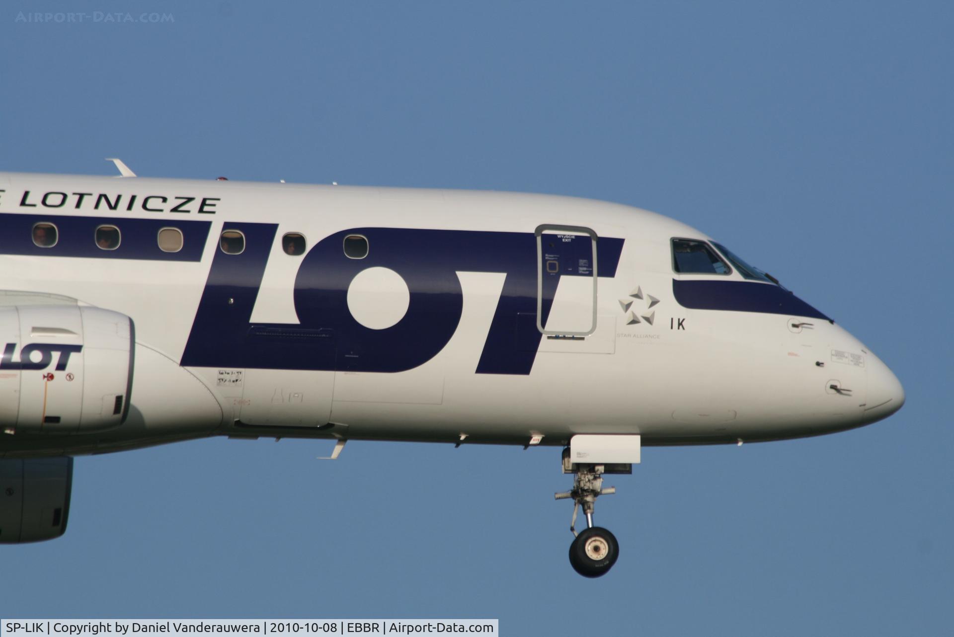 SP-LIK, 2009 Embraer 175LR (ERJ-170-200LR) C/N 17000303, Descending to RWY 02