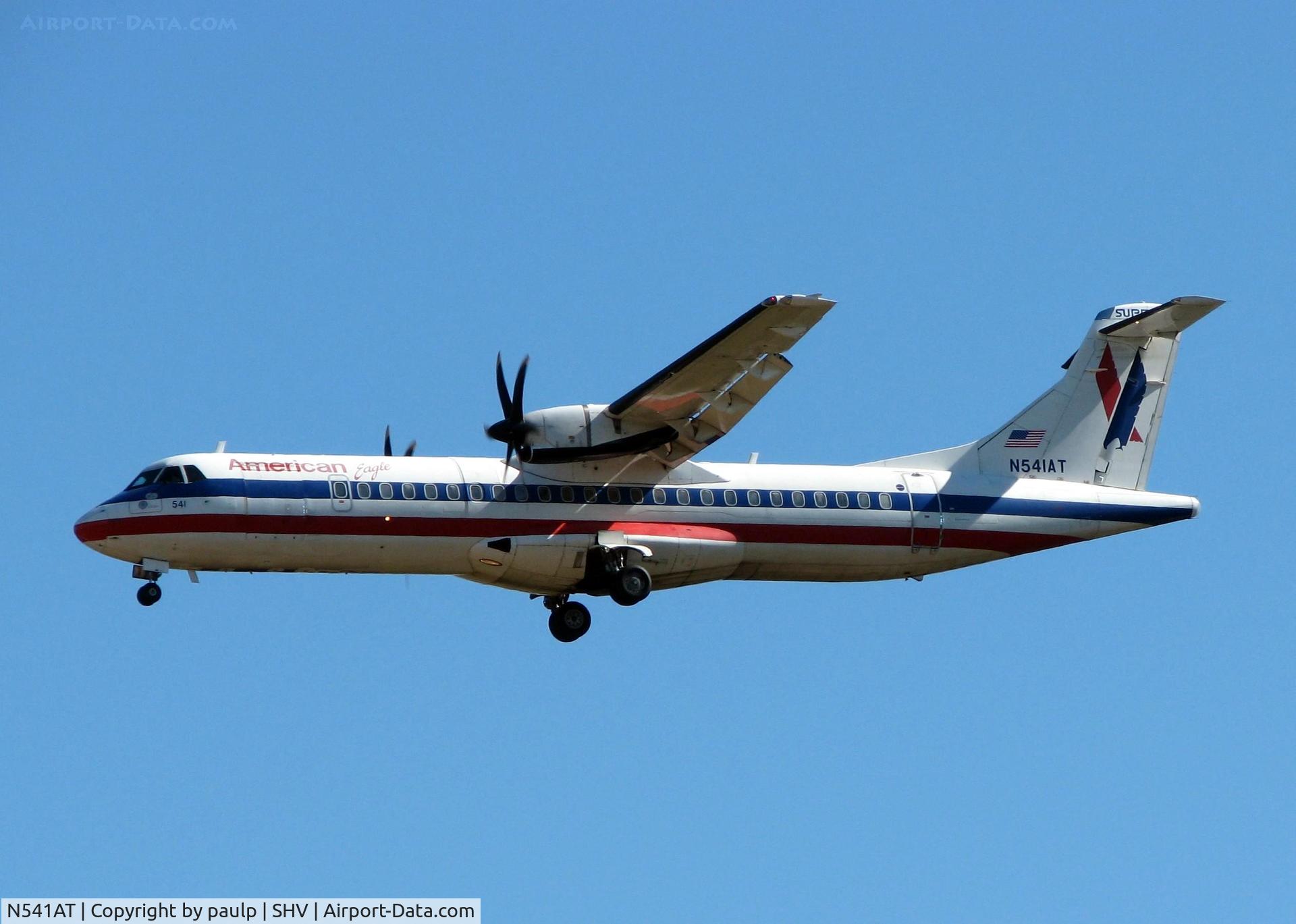 N541AT, 1998 ATR 72-212A C/N 541, Final for runway 32 at Shreveport Regional.
