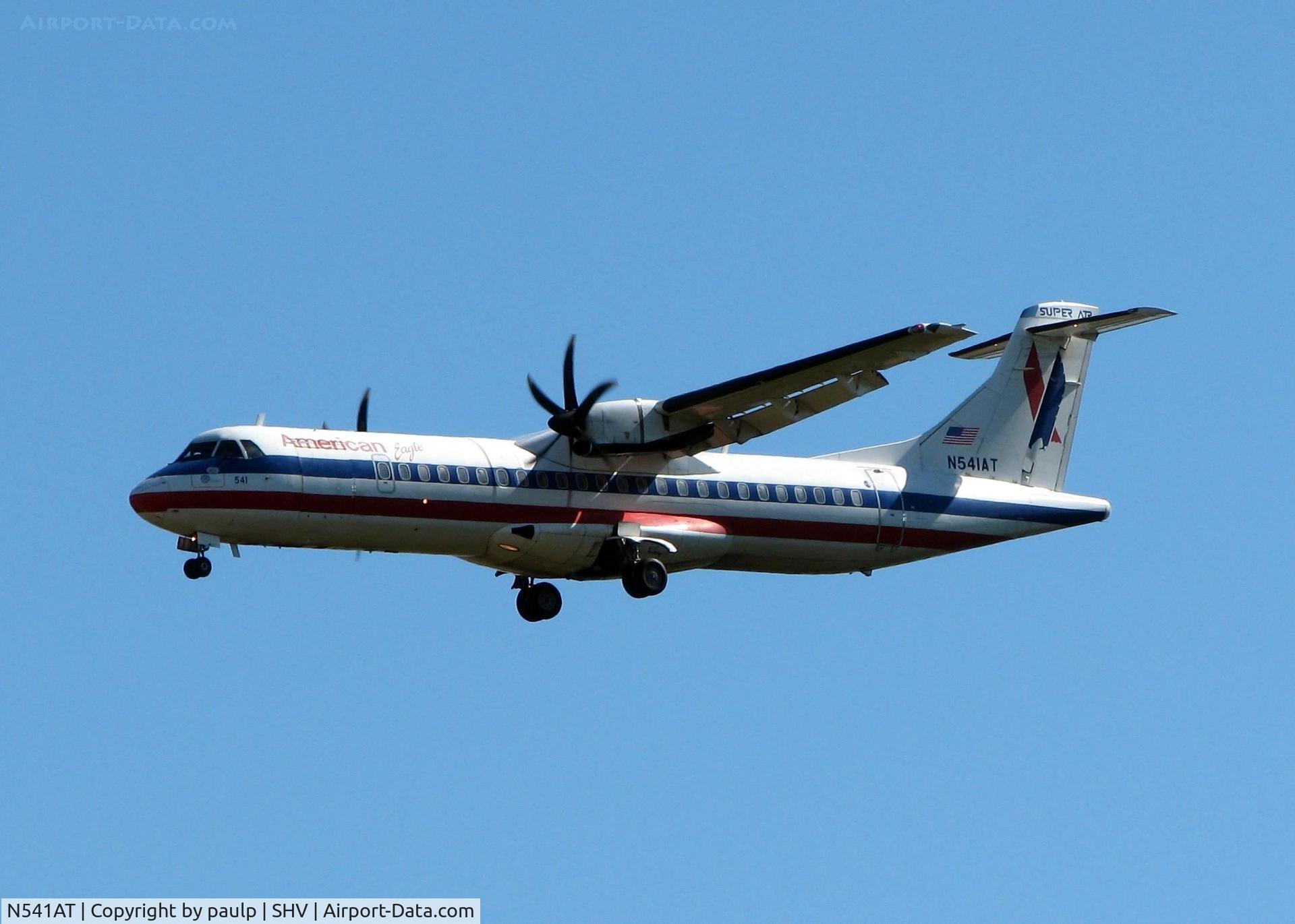 N541AT, 1998 ATR 72-212A C/N 541, Final for runway 32 at Shreveport Regional.