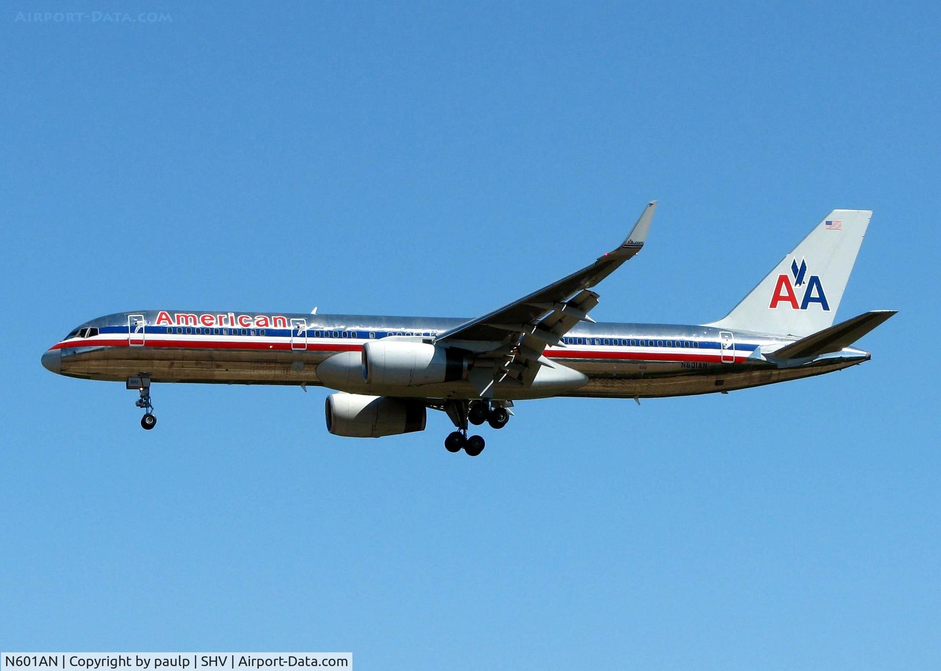 N601AN, 1995 Boeing 757-223 C/N 27052, Landing on Runway 32 at Shreveport Regional.