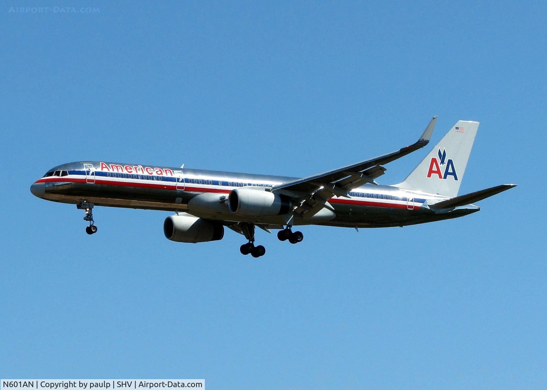 N601AN, 1995 Boeing 757-223 C/N 27052, Landing on Runway 32 at Shreveport Regional.