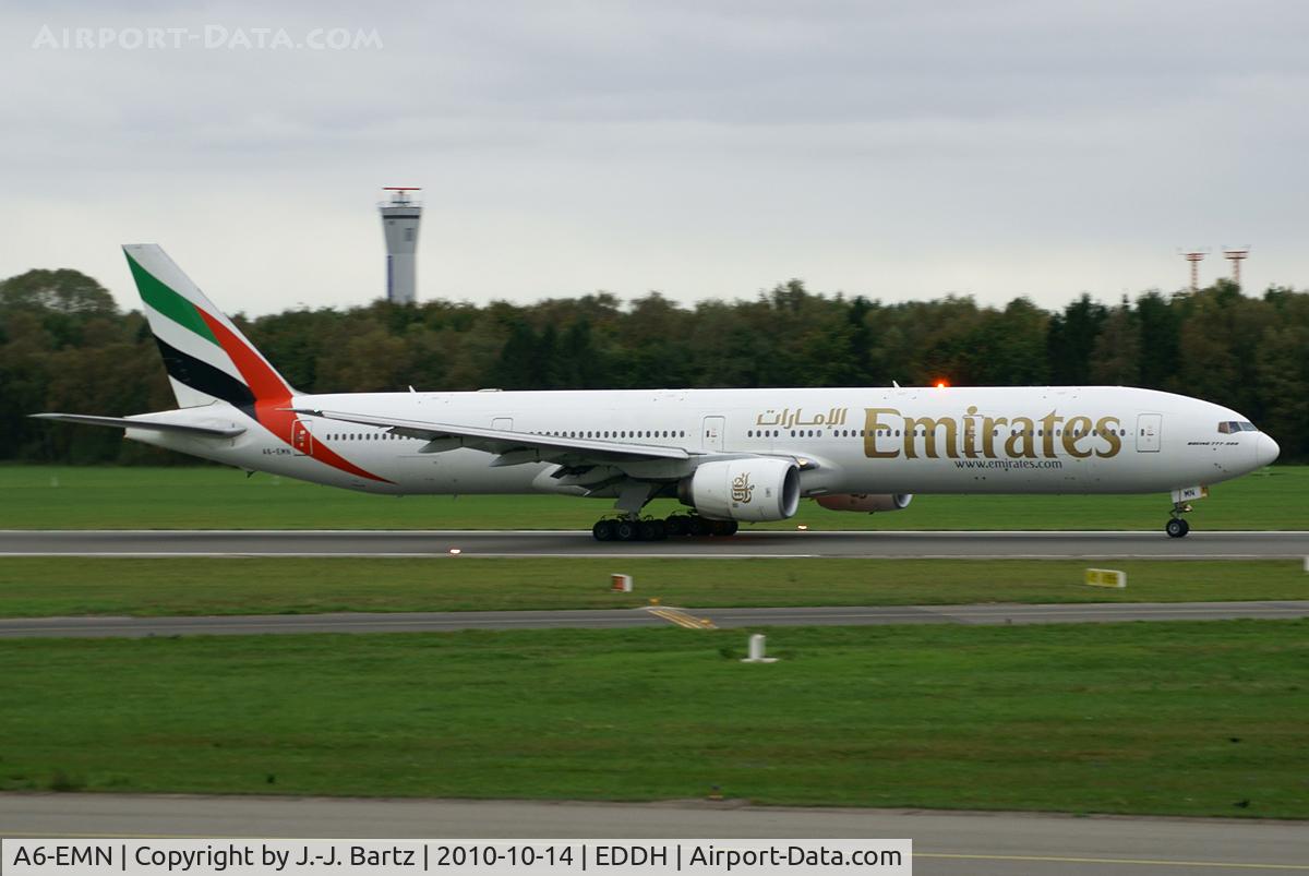 A6-EMN, 1999 Boeing 777-31H C/N 29063, DSLR-A230 (55-200 mm)
