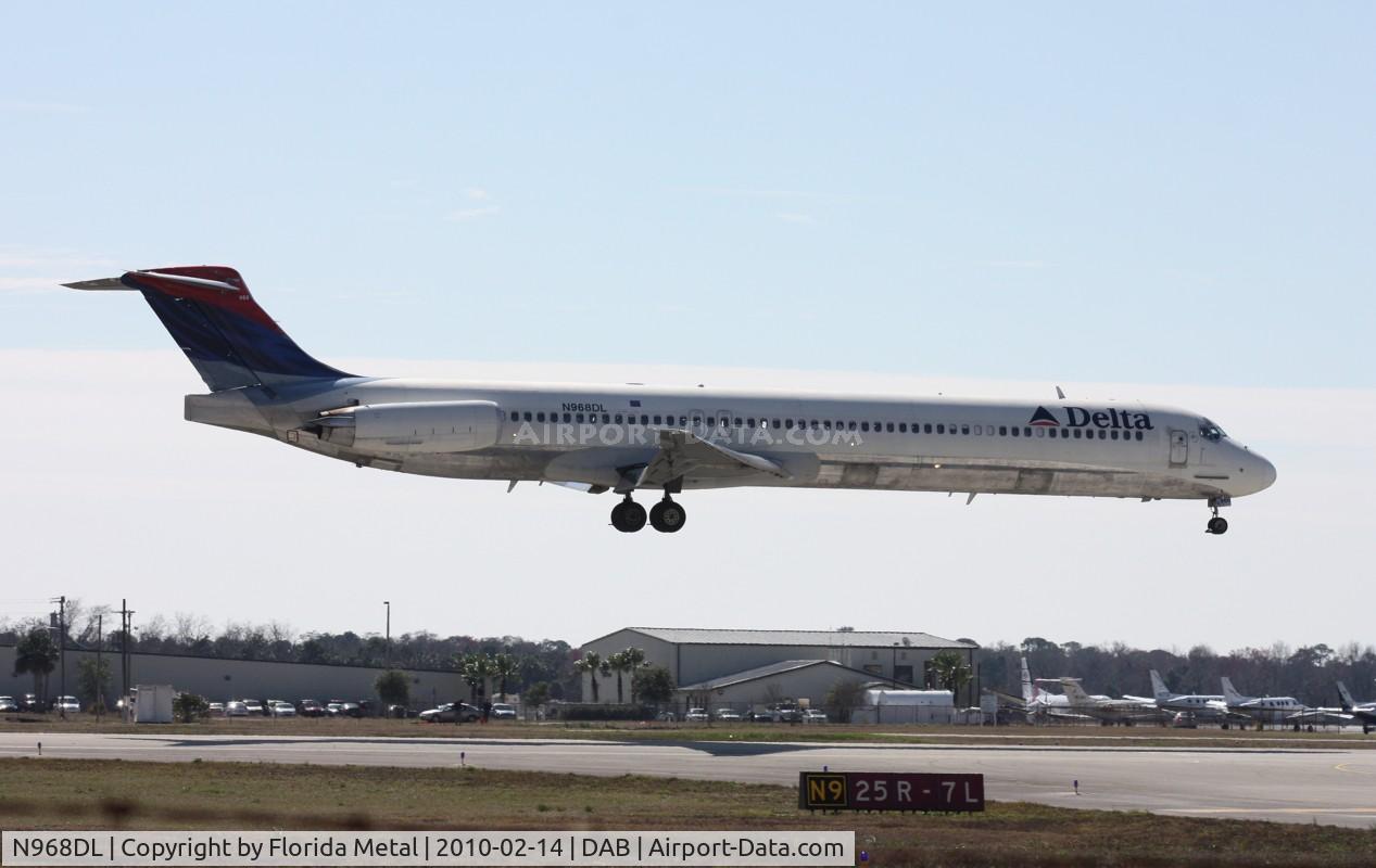 N968DL, 1990 McDonnell Douglas MD-88 C/N 53161, Delta MD-88