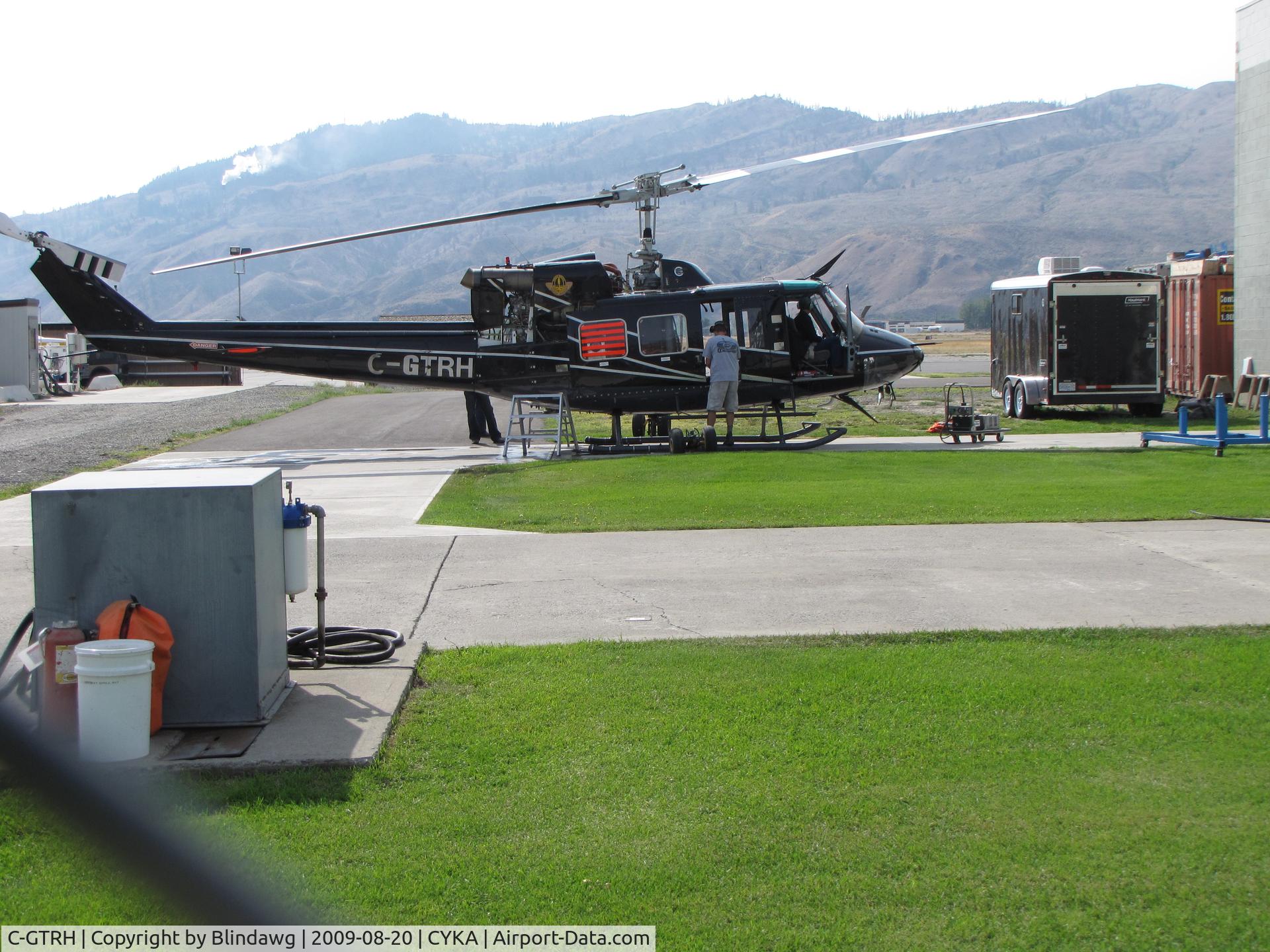 C-GTRH, 1976 Bell 212 C/N 30778, ...maintenance day...