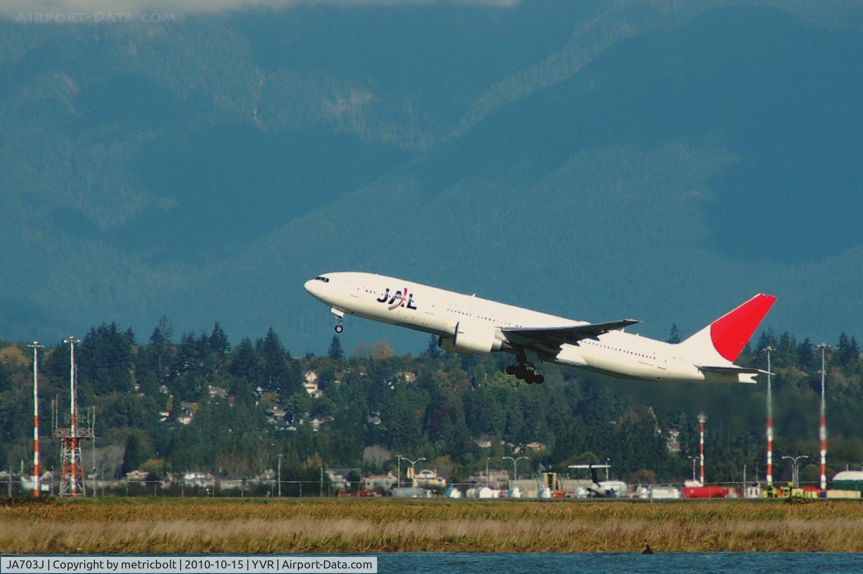 JA703J, 2003 Boeing 777-246/ER C/N 32891, Departure to Narita