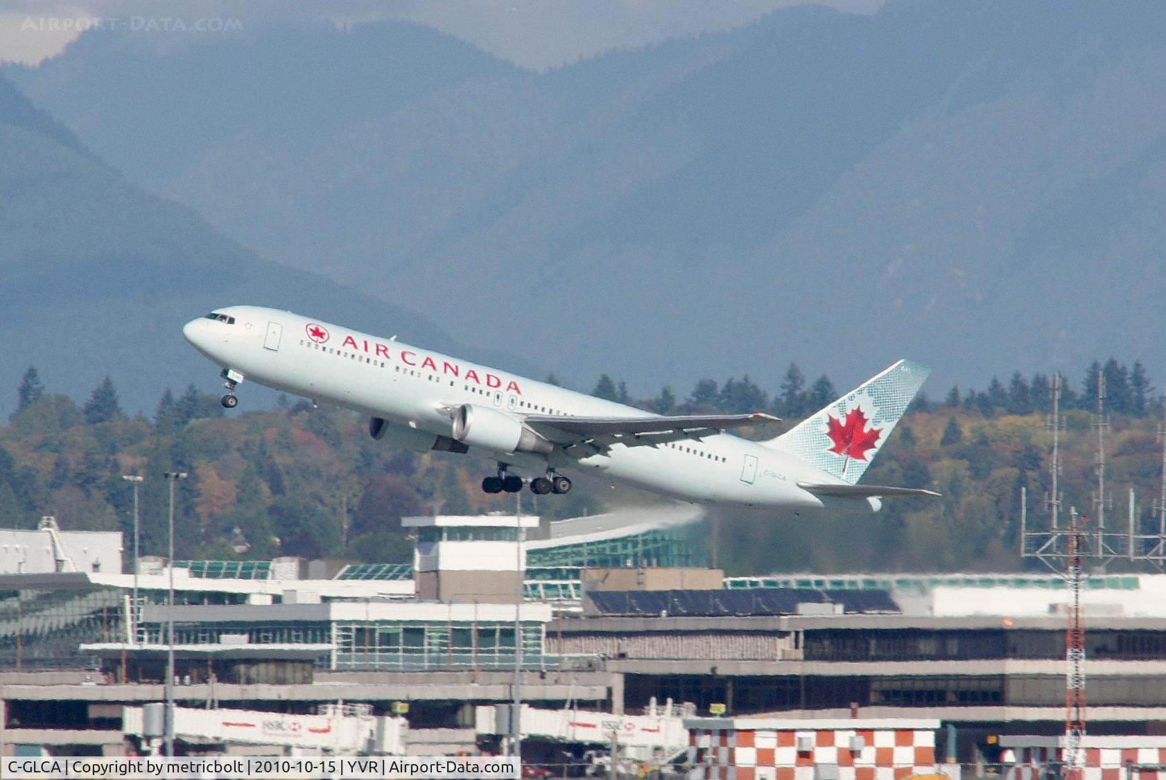 C-GLCA, 1991 Boeing 767-375 C/N 25120, Take off from YVR