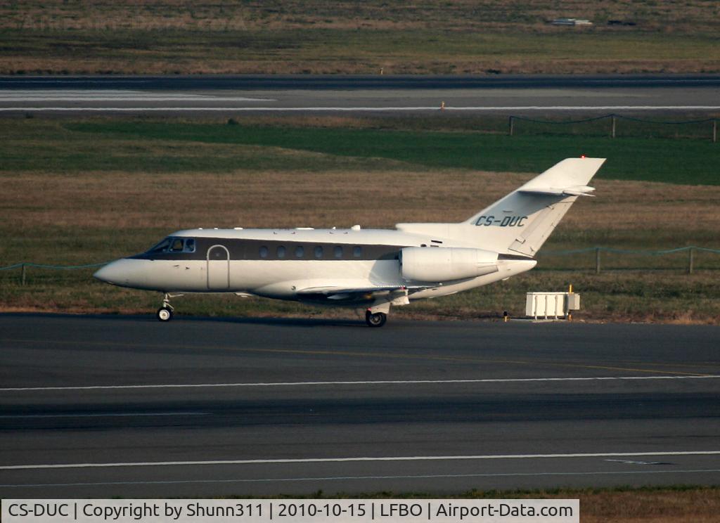 CS-DUC, 2008 Hawker Beechcraft 750 C/N HB-06, Landed rwy 32L and back tracking on 'Mike 6'