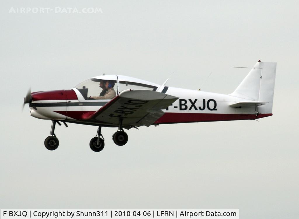 F-BXJQ, Robin HR-200-100 Club C/N 71, On landing...