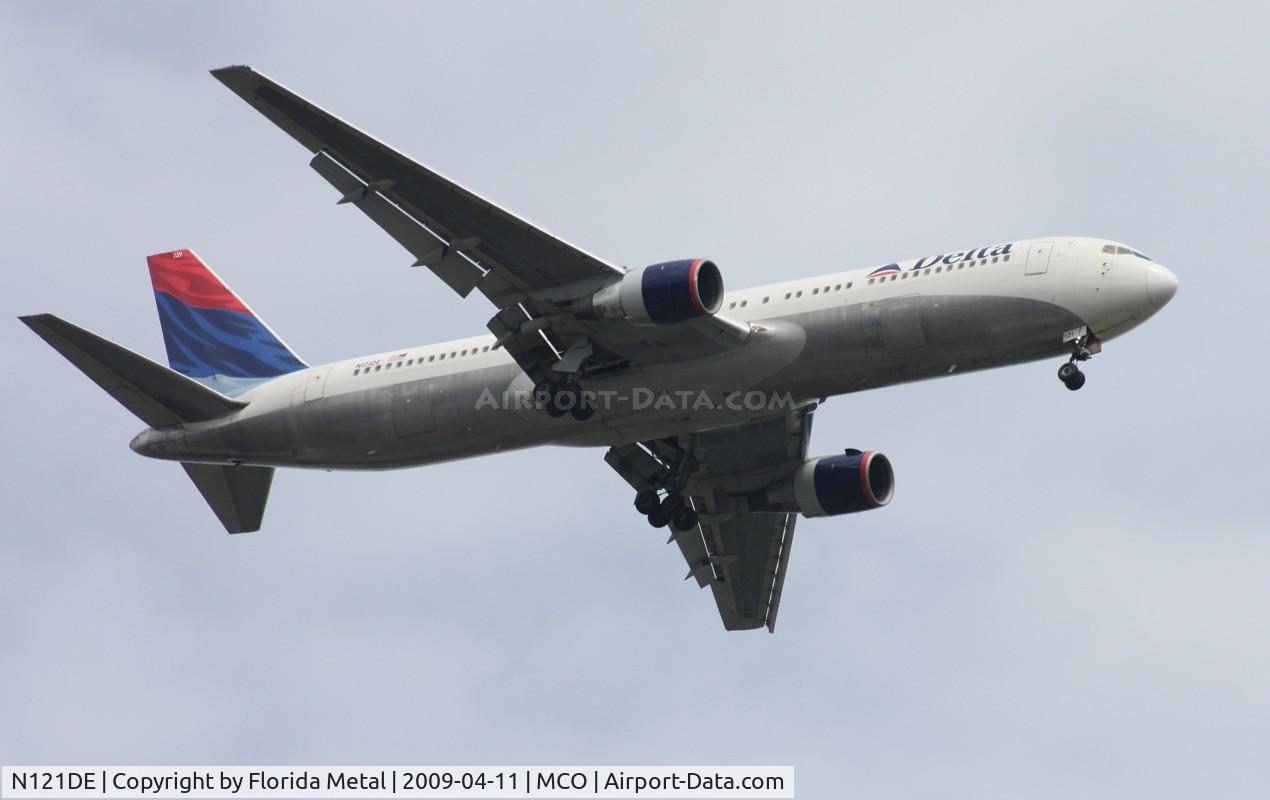 N121DE, 1987 Boeing 767-332 C/N 23435, Delta 767-300