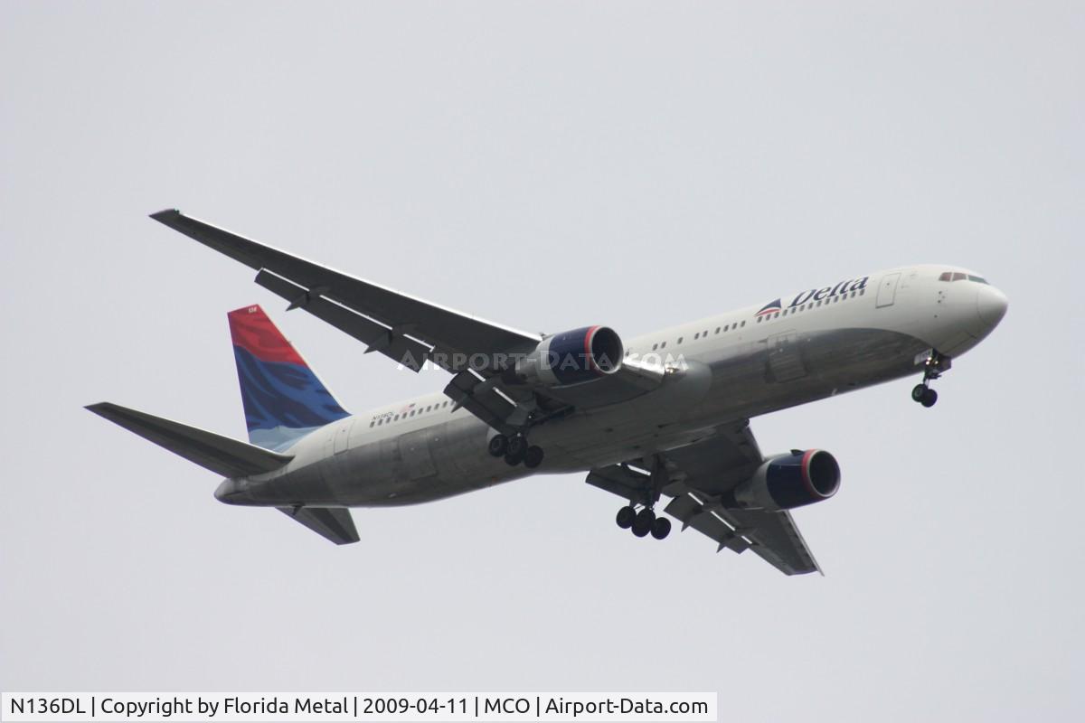N136DL, 1991 Boeing 767-332 C/N 25146, Delta 767-300