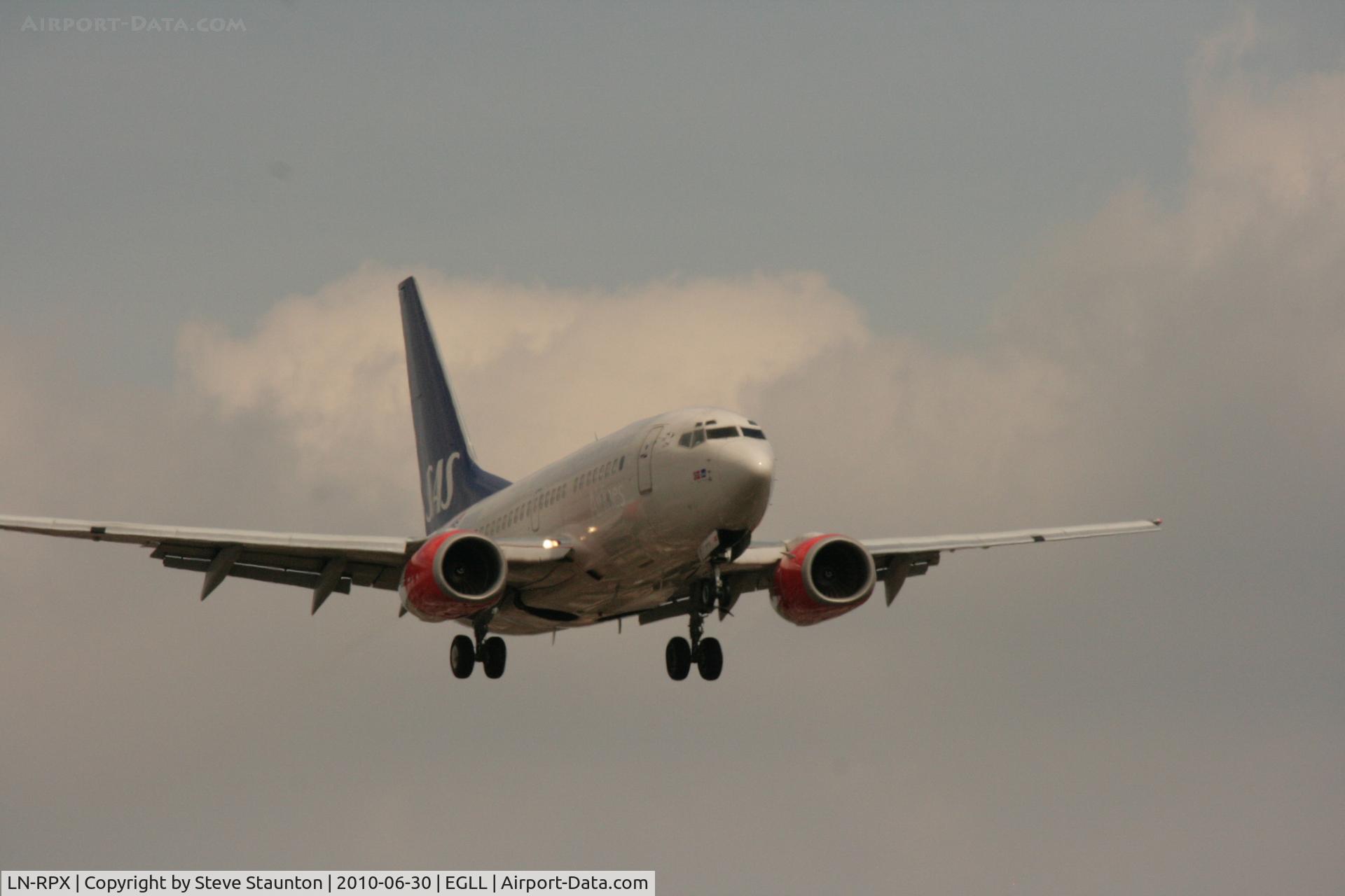 LN-RPX, 1998 Boeing 737-683 C/N 28291, Taken at Heathrow Airport, June 2010