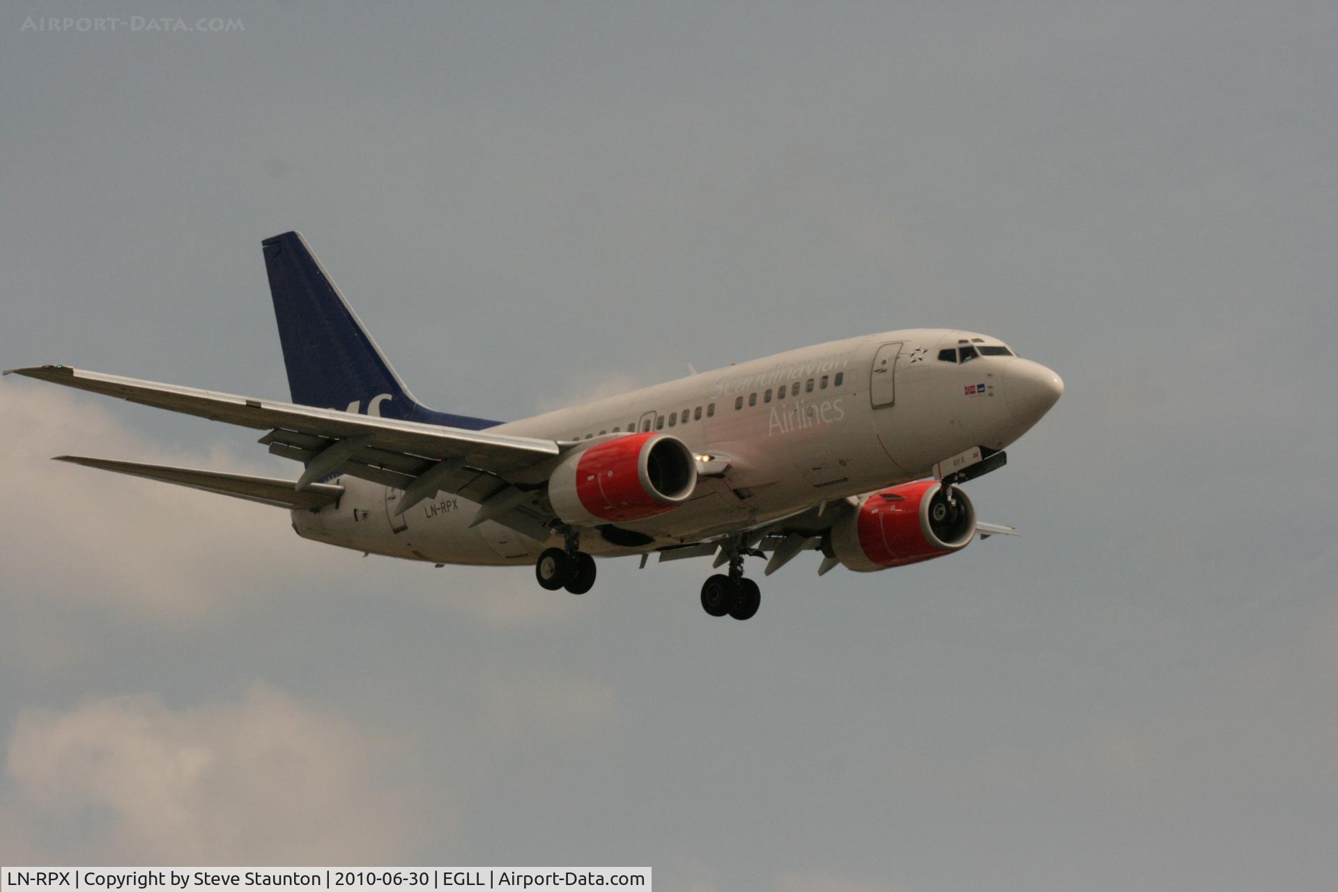 LN-RPX, 1998 Boeing 737-683 C/N 28291, Taken at Heathrow Airport, June 2010