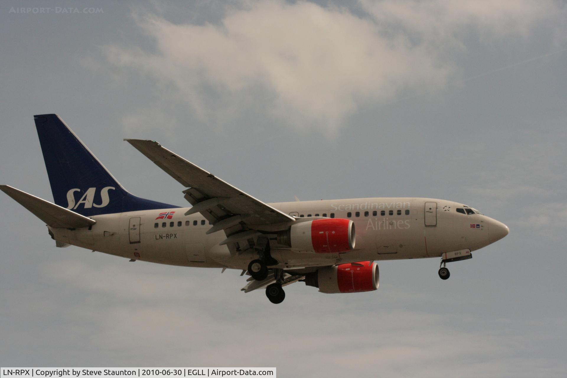 LN-RPX, 1998 Boeing 737-683 C/N 28291, Taken at Heathrow Airport, June 2010