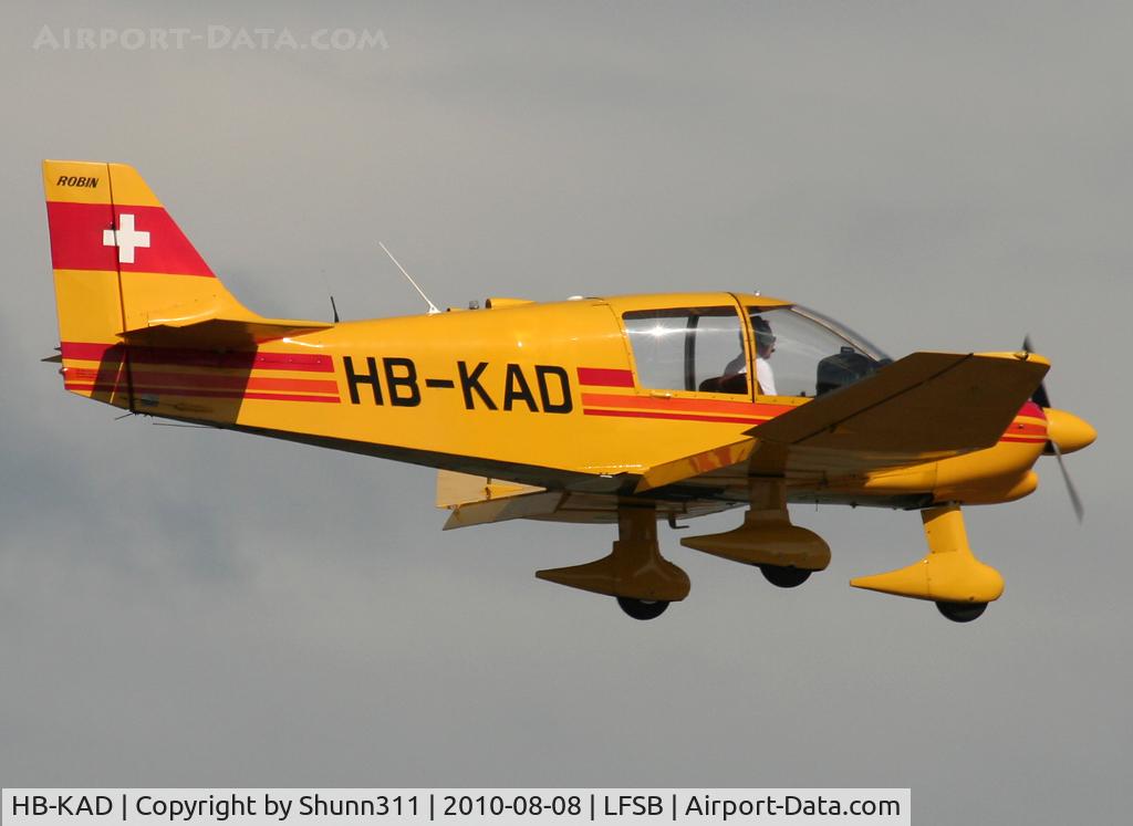 HB-KAD, 1983 Robin DR-400-120D Dauphin C/N 1632, Landing rwy 16