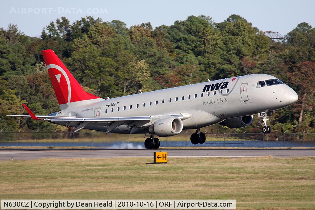 N630CZ, 2008 Embraer 175LR (ERJ-170-200LR) C/N 17000238, Northwest Airlink (Compass Airlines) N630CZ (FLT CPZ5681) from Minneapolis/St Paul Int'l (KMSP) landing in crosswind conditions on RWY 23. Winds were 300 at 15 with gusts to 25 kts.