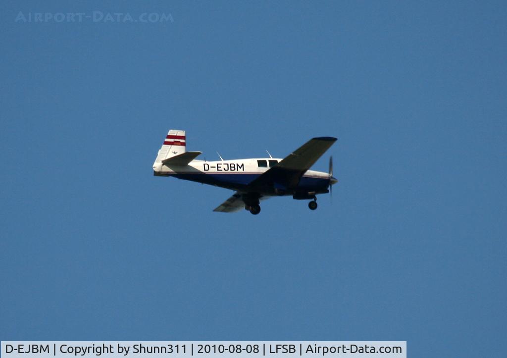 D-EJBM, 1970 Mooney M20F Executive C/N 700051, Passing above the airport...