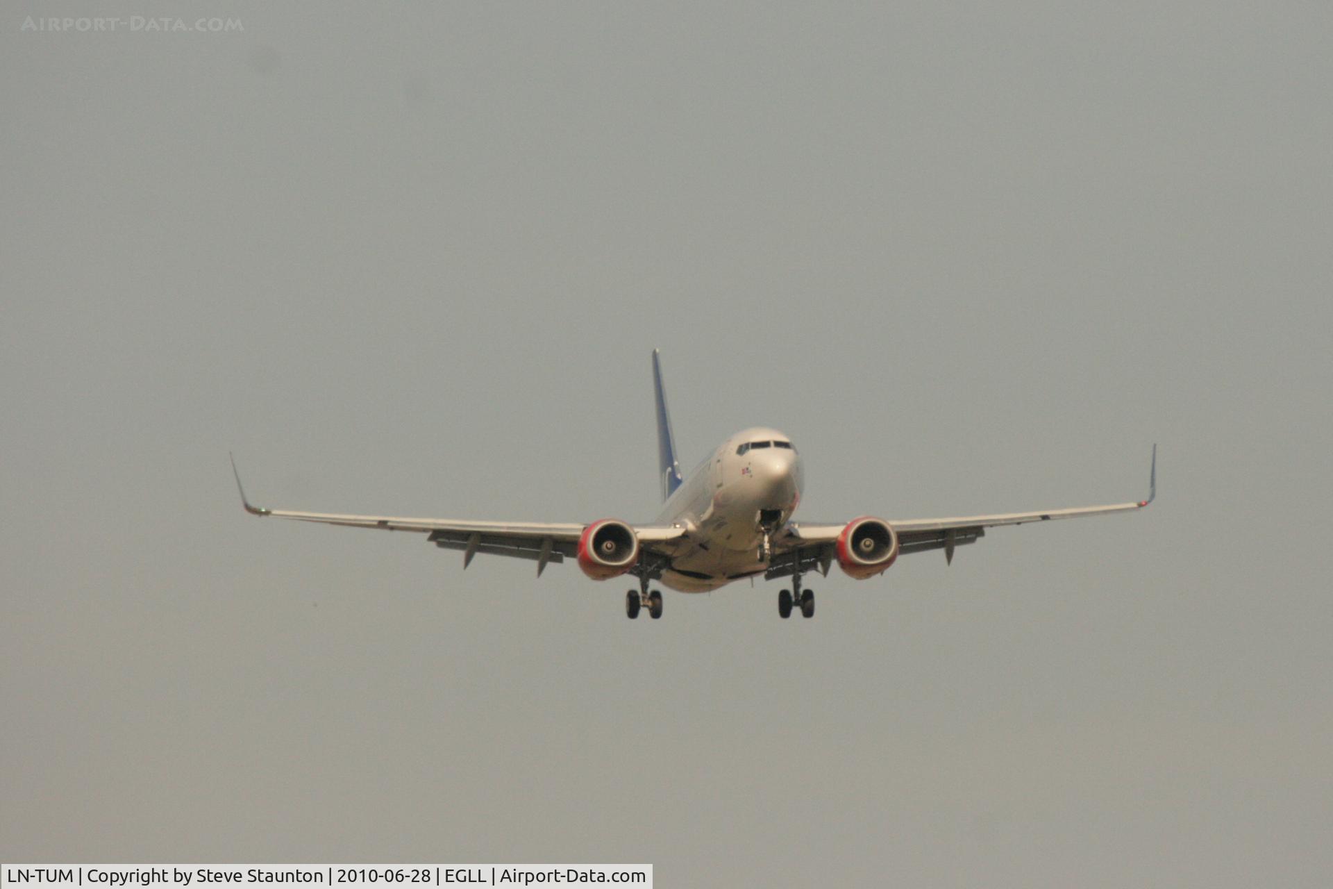 LN-TUM, 2002 Boeing 737-705 C/N 29098, Taken at Heathrow Airport, June 2010