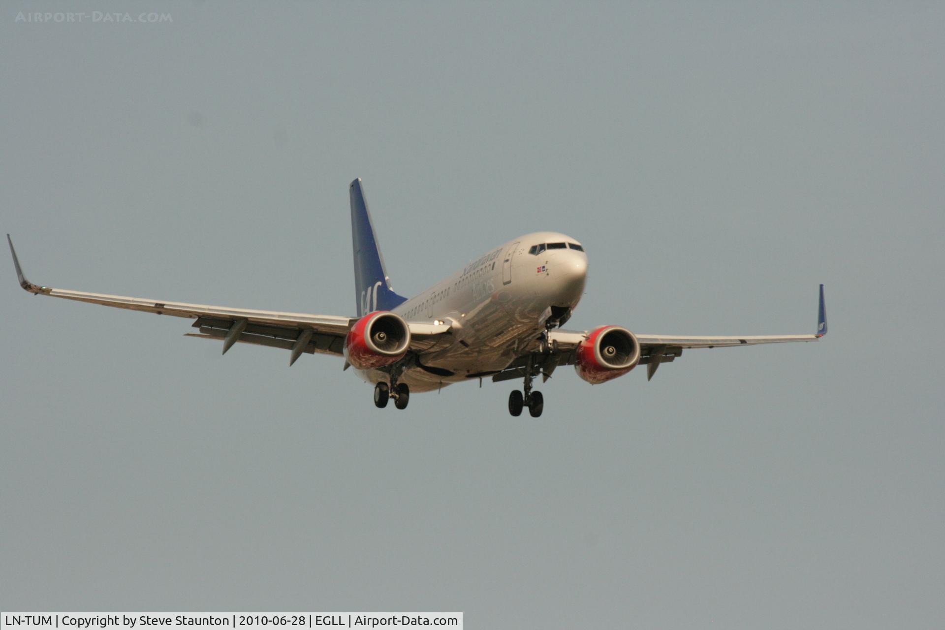 LN-TUM, 2002 Boeing 737-705 C/N 29098, Taken at Heathrow Airport, June 2010